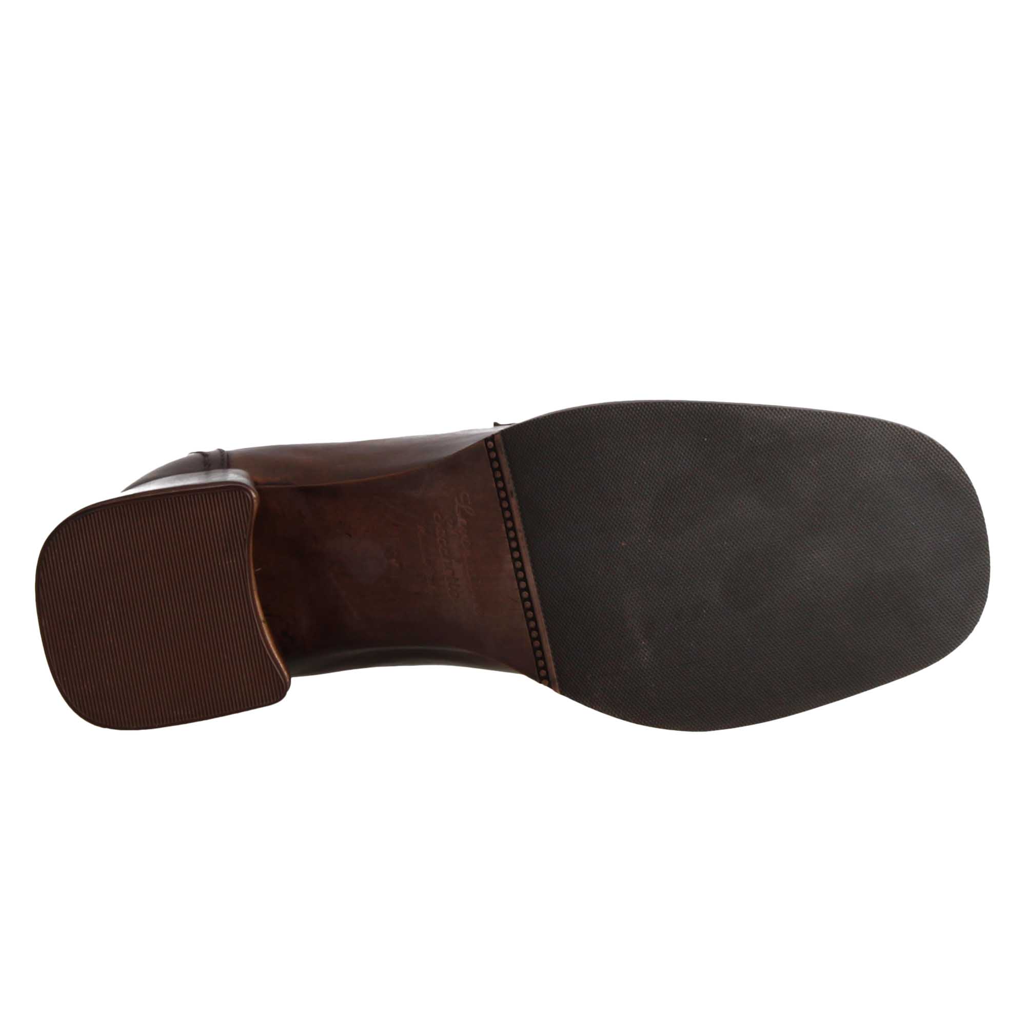 Elegant women's moccasin in dark brown leather with decorative clamp