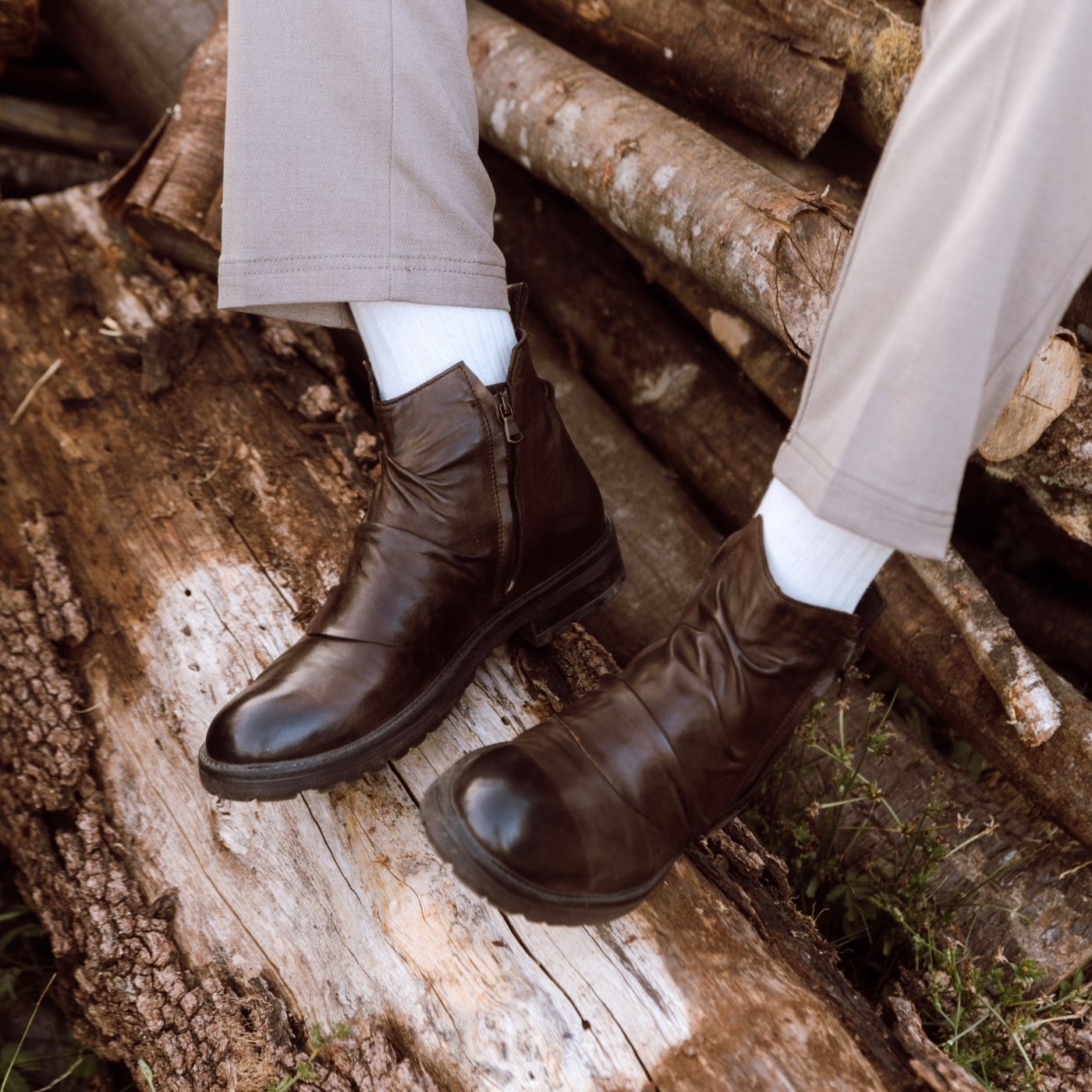 Bottine pour hommes avec boucle en cuir marron foncé