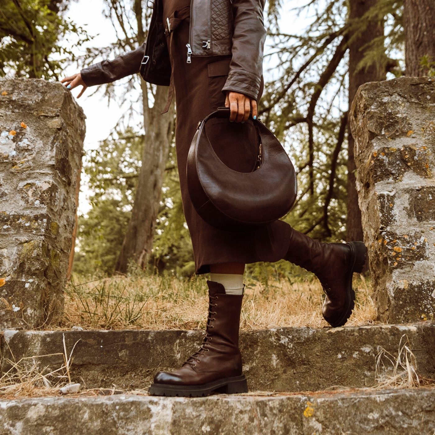 Olimpia shoulder bag for women in dark brown leather