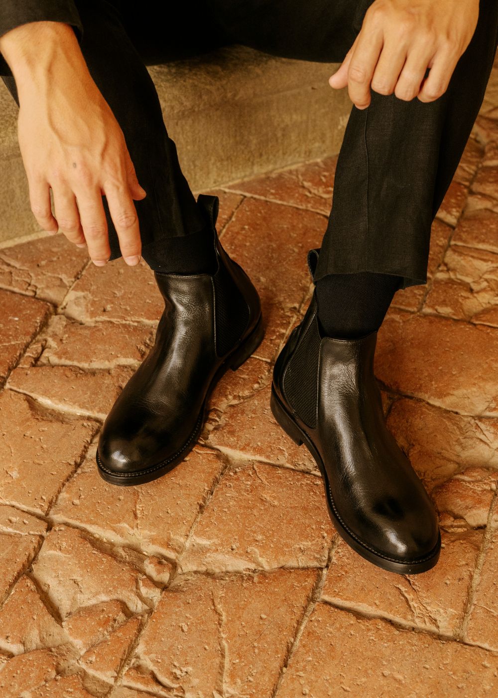 Men's modern black Chelsea boot