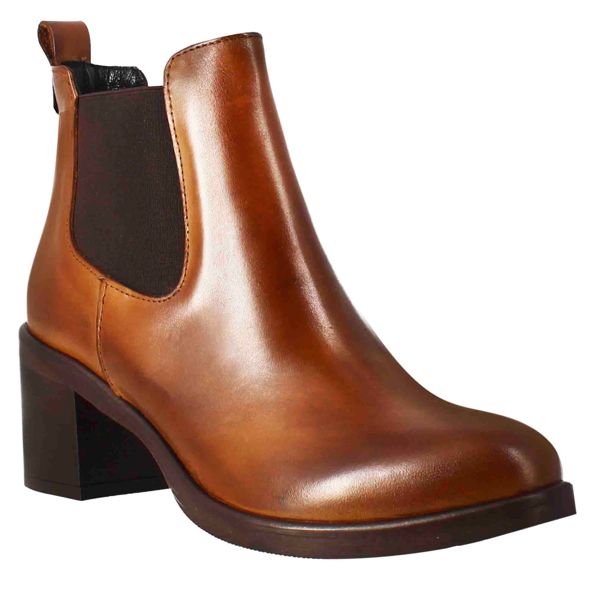 Chelsea lisse pour femmes à talon moyen en cuir marron