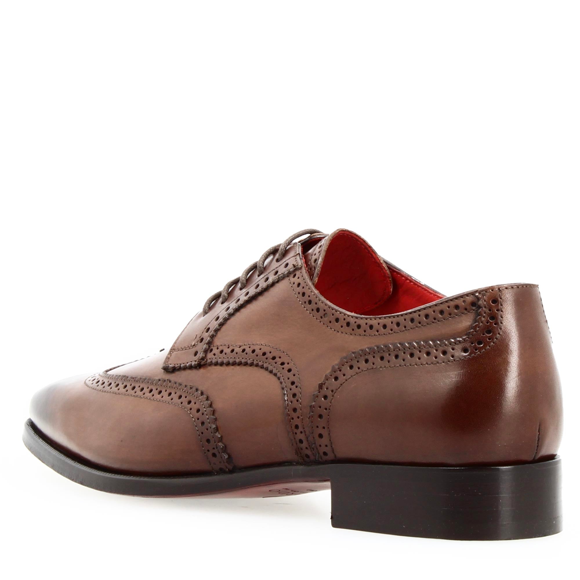 Derby pour homme en cuir marron clair à queue d'aronde et bout carré