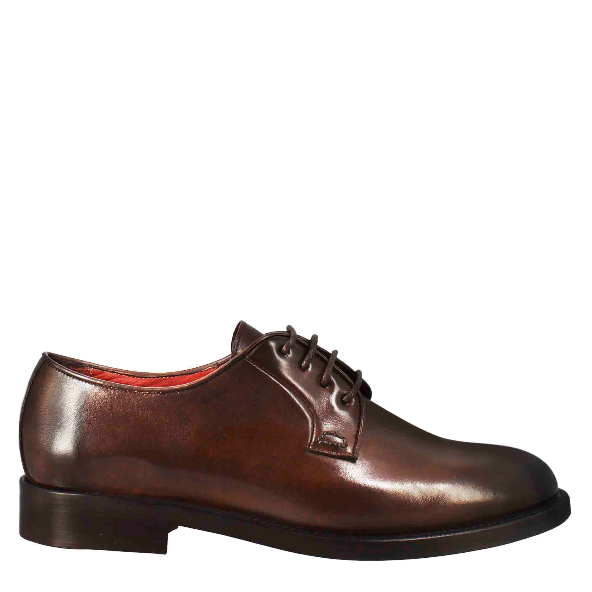 Derby femme en cuir lisse marron foncé