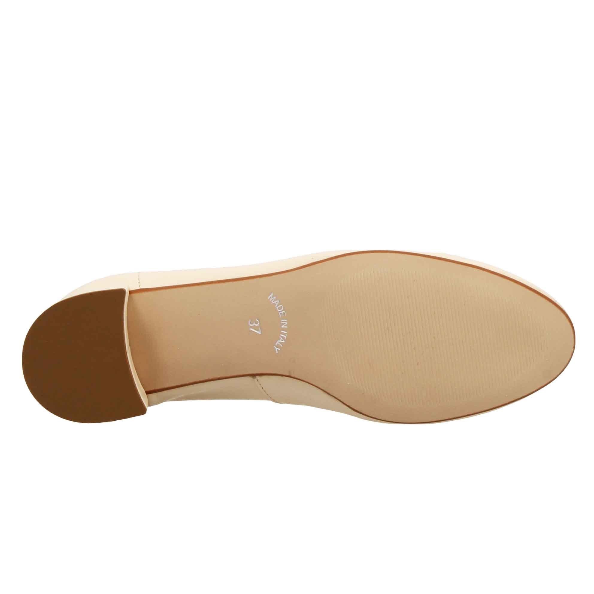 Ballerina artigianale tacco medio in pelle beige