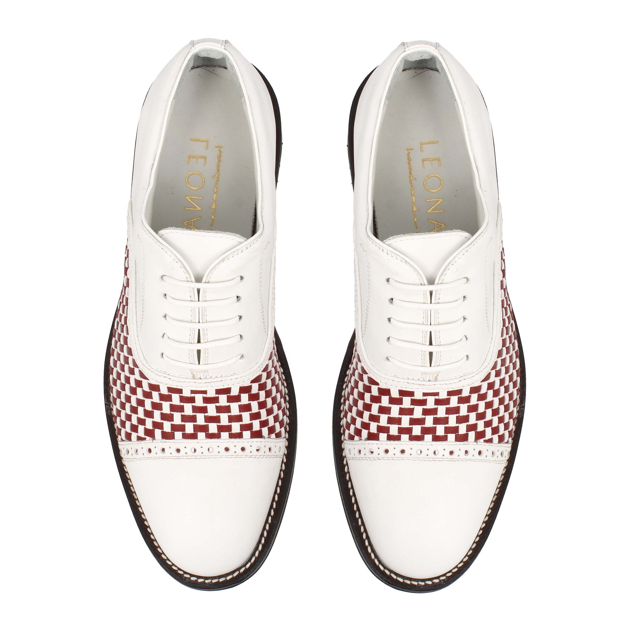 Scarpe classiche da golf artigianali in pelle bianca e rossa intrecciata - LeonardoShoes