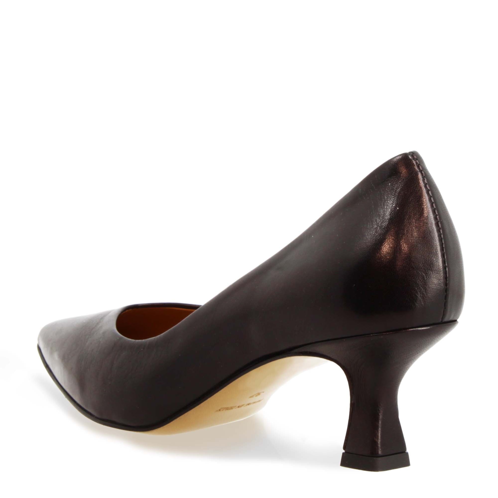 Escarpins en cuir noir pour femme à bout pointu et talon moyen