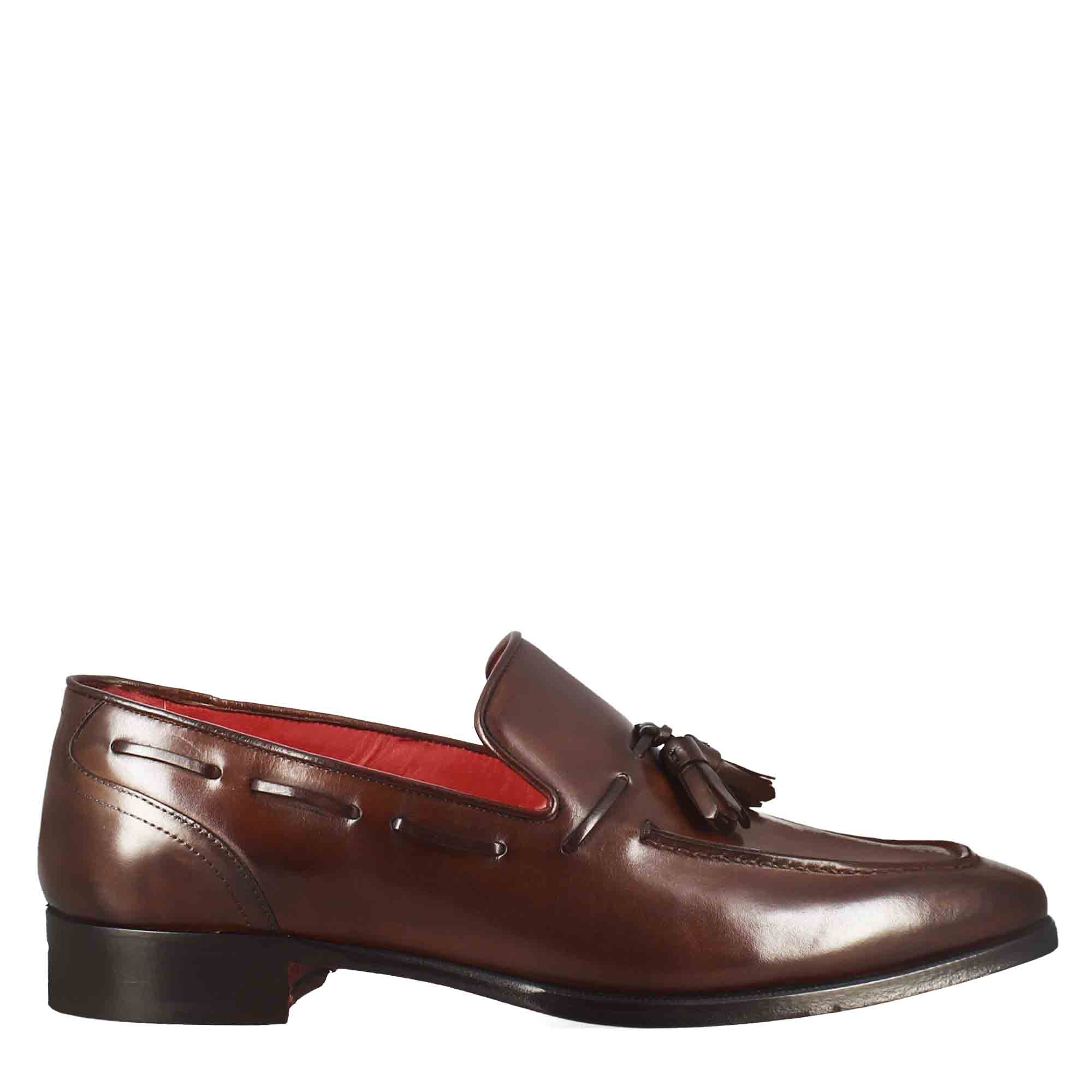 Mocassins à pompon en cuir marron pour hommes avec bout carré