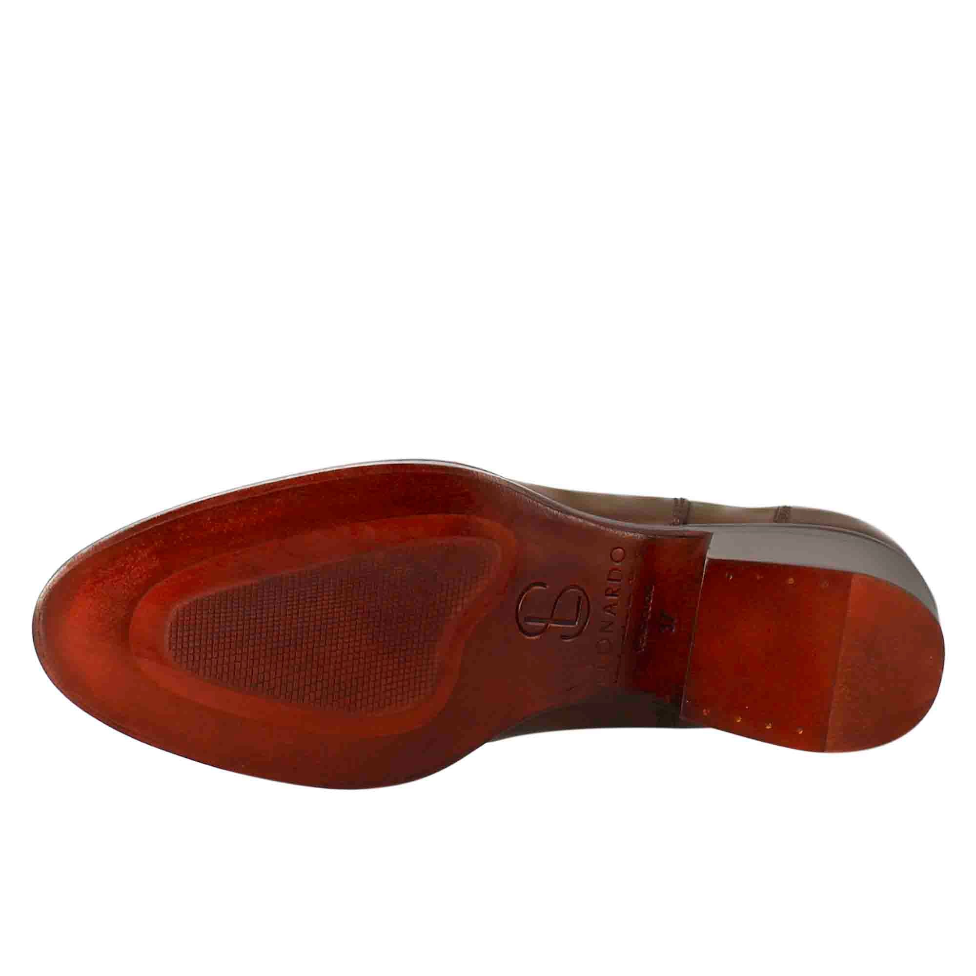 Stivaletto chelsea da donna liscio con tacco medio in pelle colore marrone