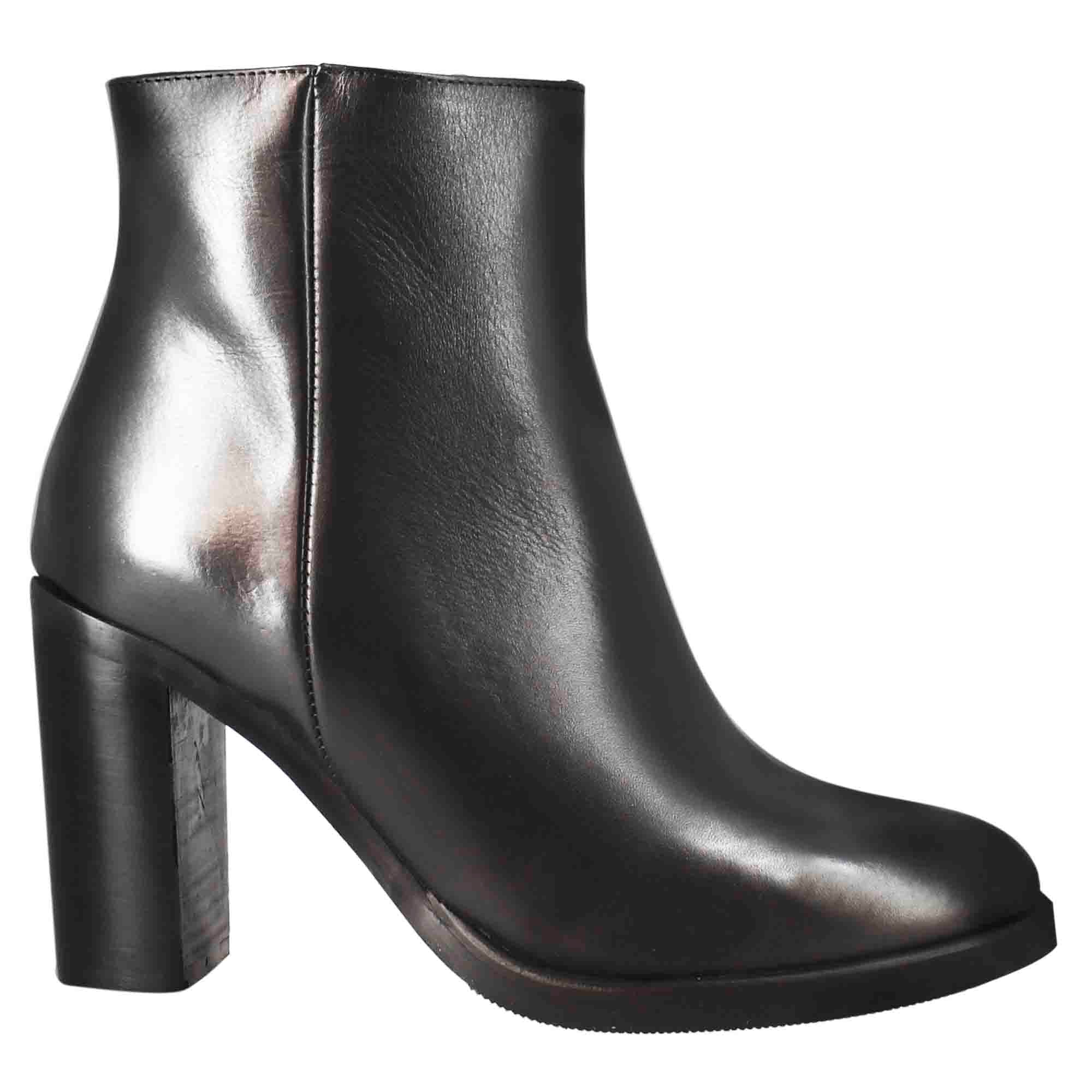 Glatte Damenstiefelette mit hohem Absatz aus schwarzem Leder