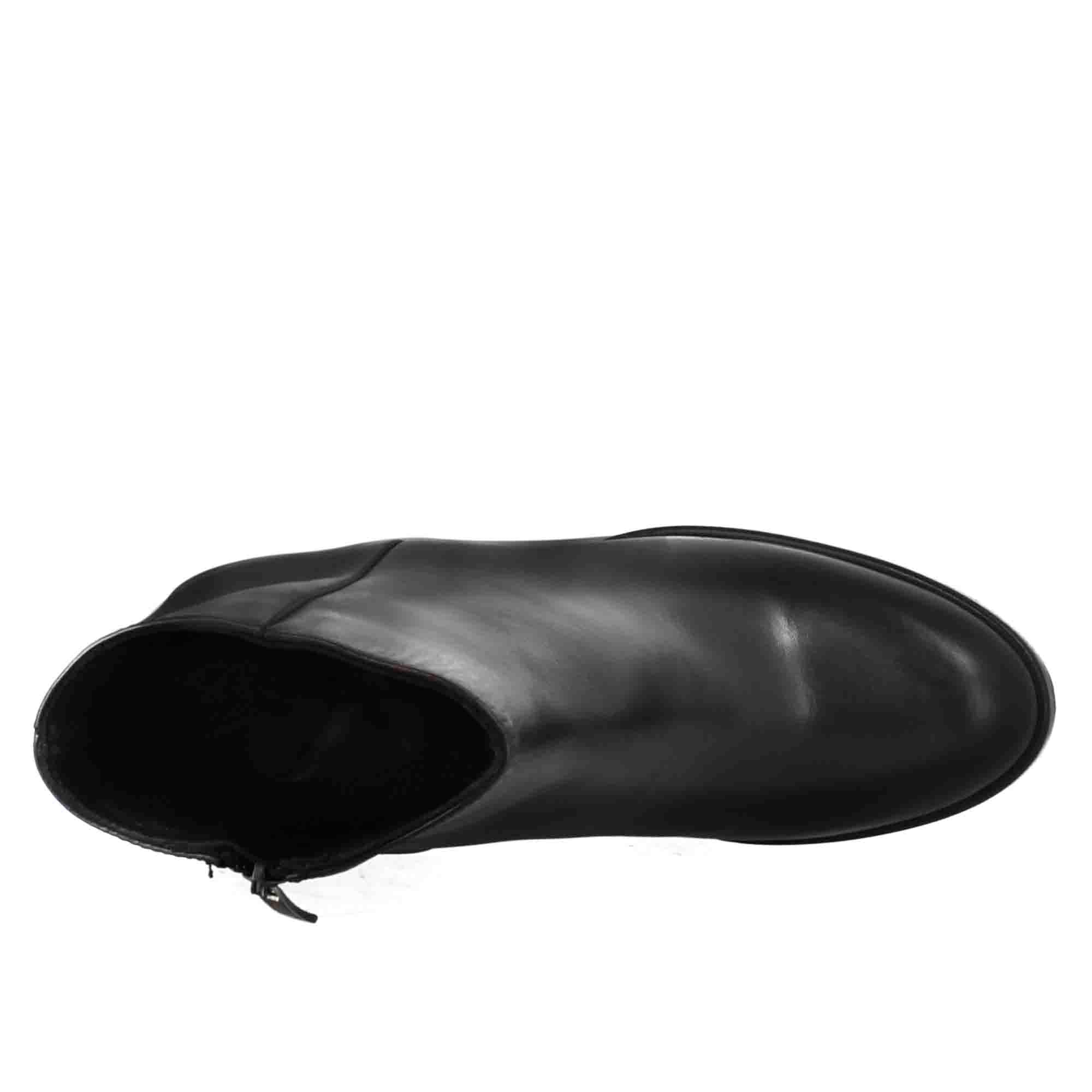 Glatte Damenstiefelette mit hohem Absatz aus schwarzem Leder