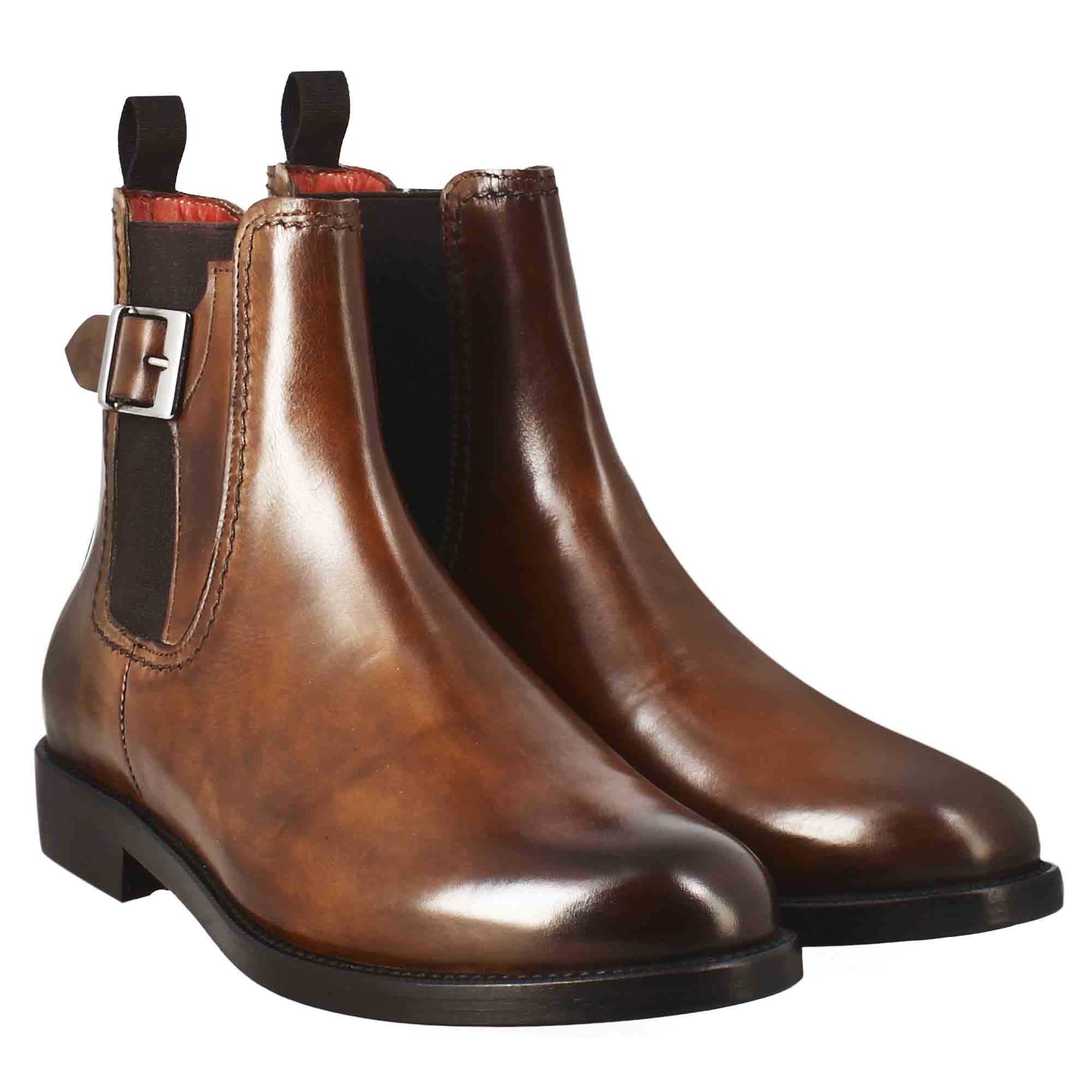 Bottines pour femmes en cuir lisse marron clair à petit talon avec boucle latérale