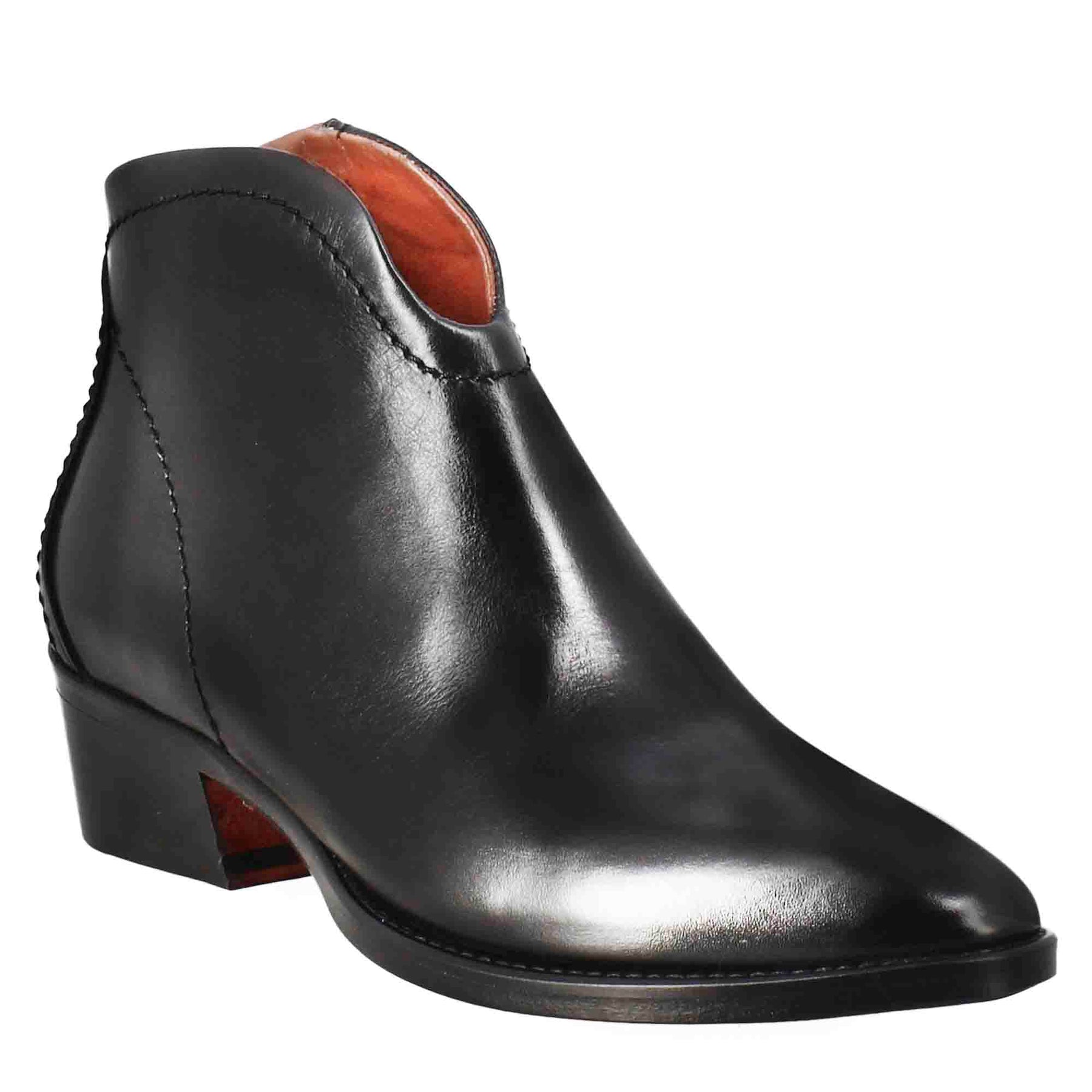 Smooth women's ankle boot with medium heel in black leather