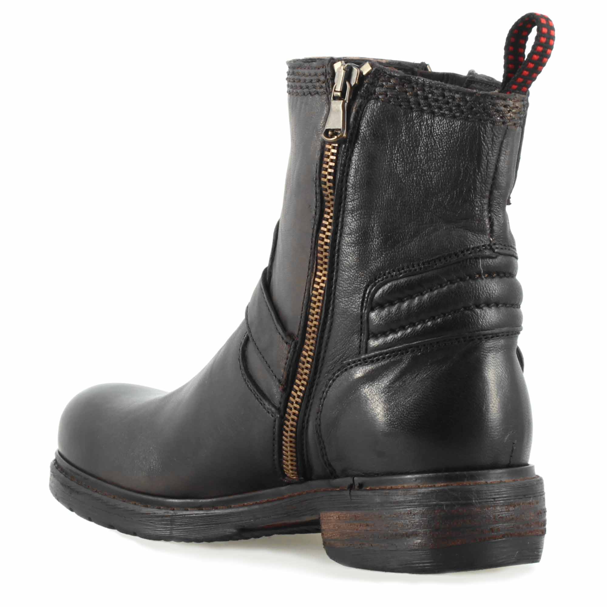Women's ankle boot with double buckle in genuine leather in black