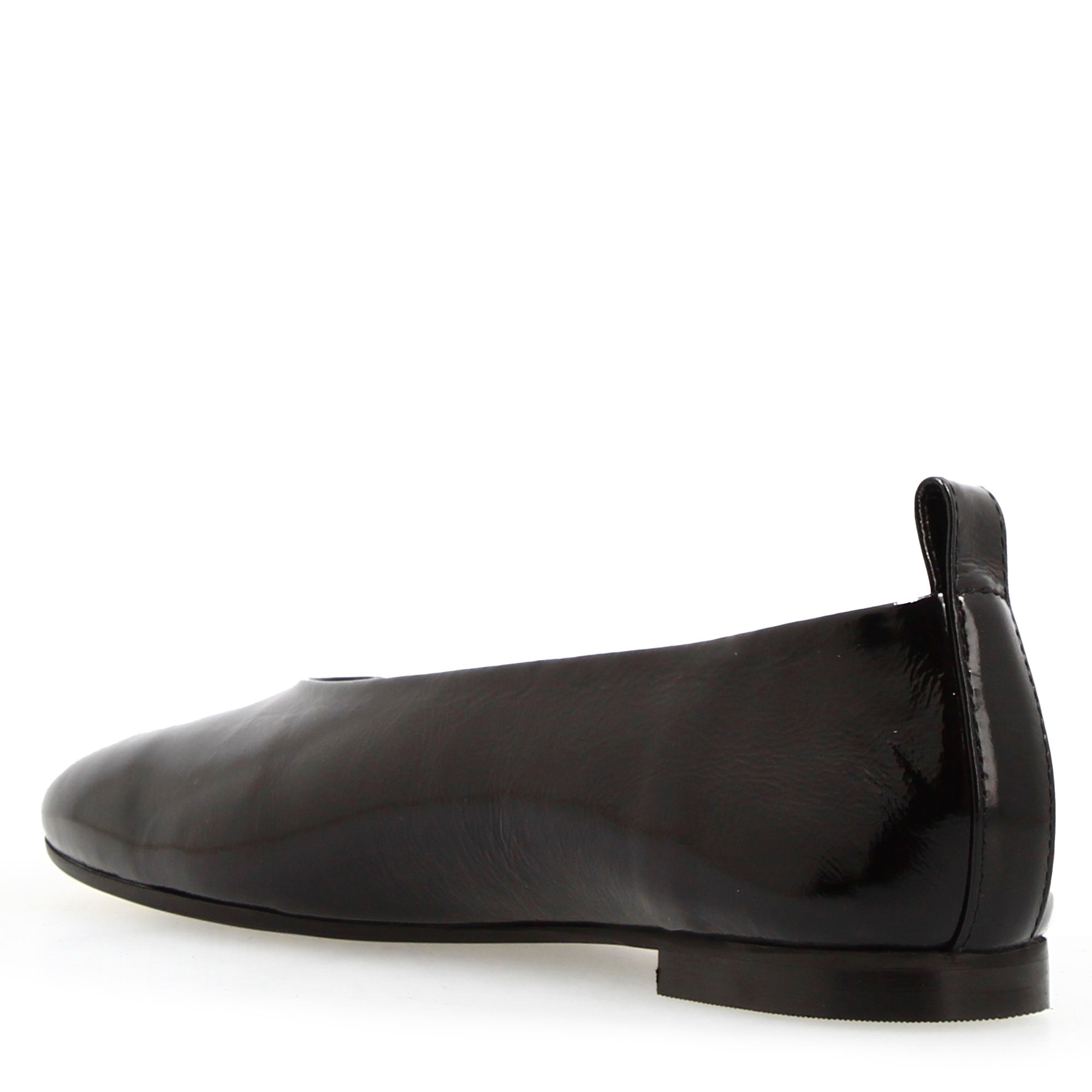 Women's handmade ballerina flat in black shiny leather
