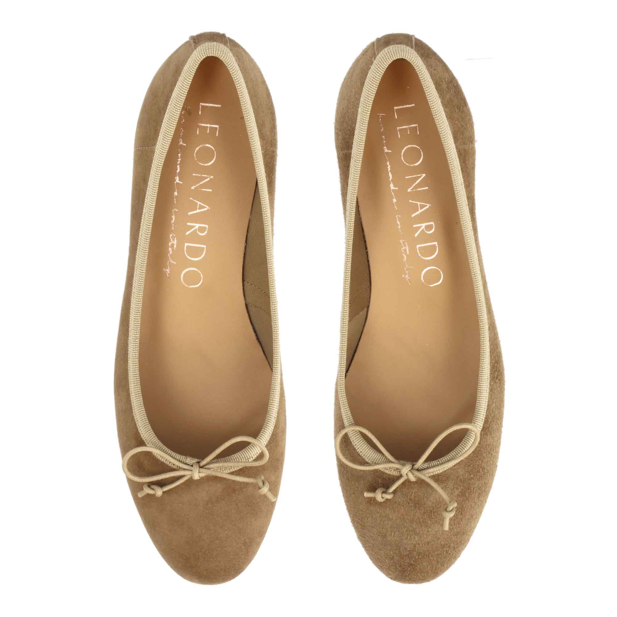Handmade medium heel ballerina in brown suede
