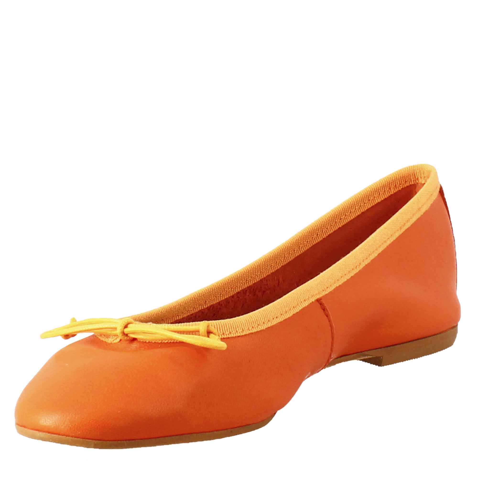 Chaussures plates orange légères pour femmes en cuir lisse