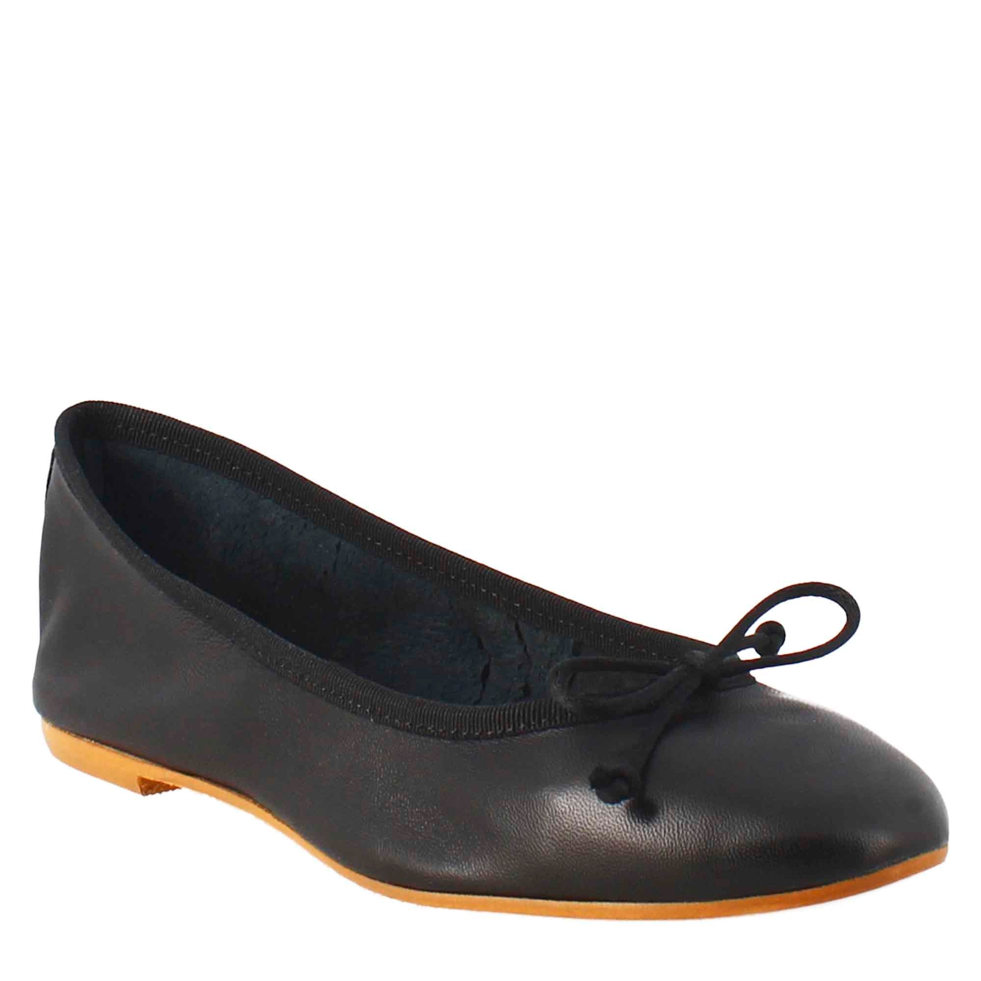 Light black women's ballet flats in smooth leather