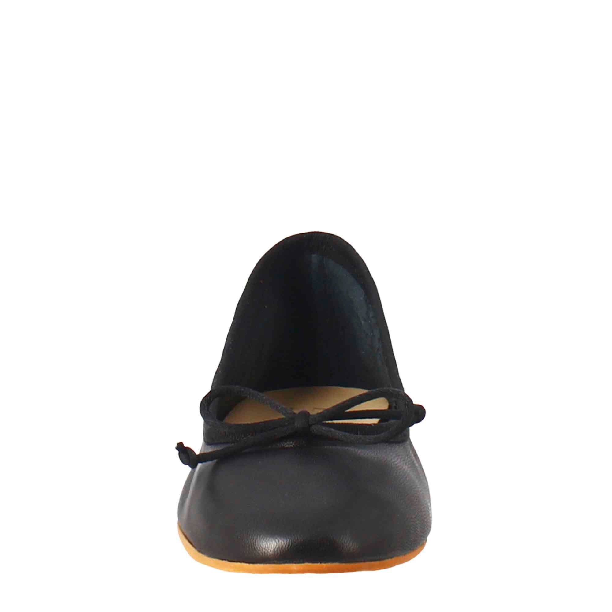 Light black women's ballet flats in smooth leather