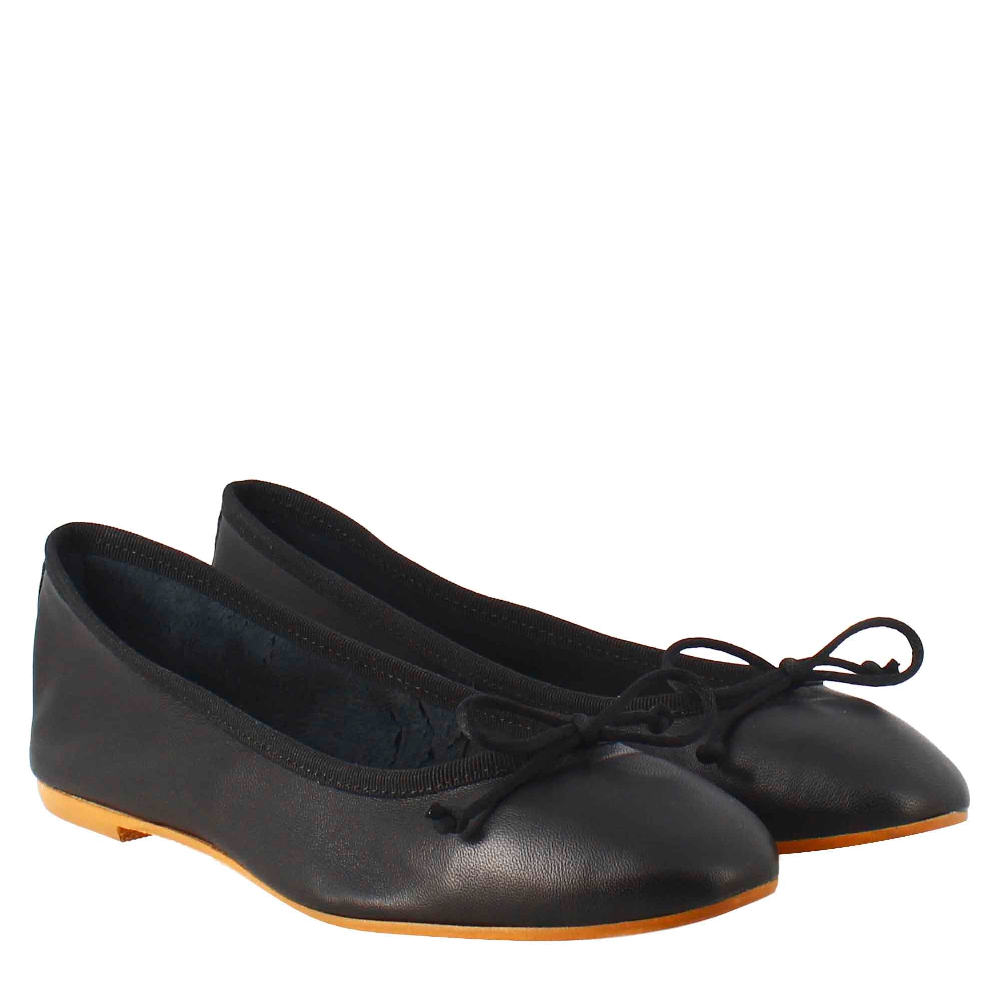Light black women's ballet flats in smooth leather