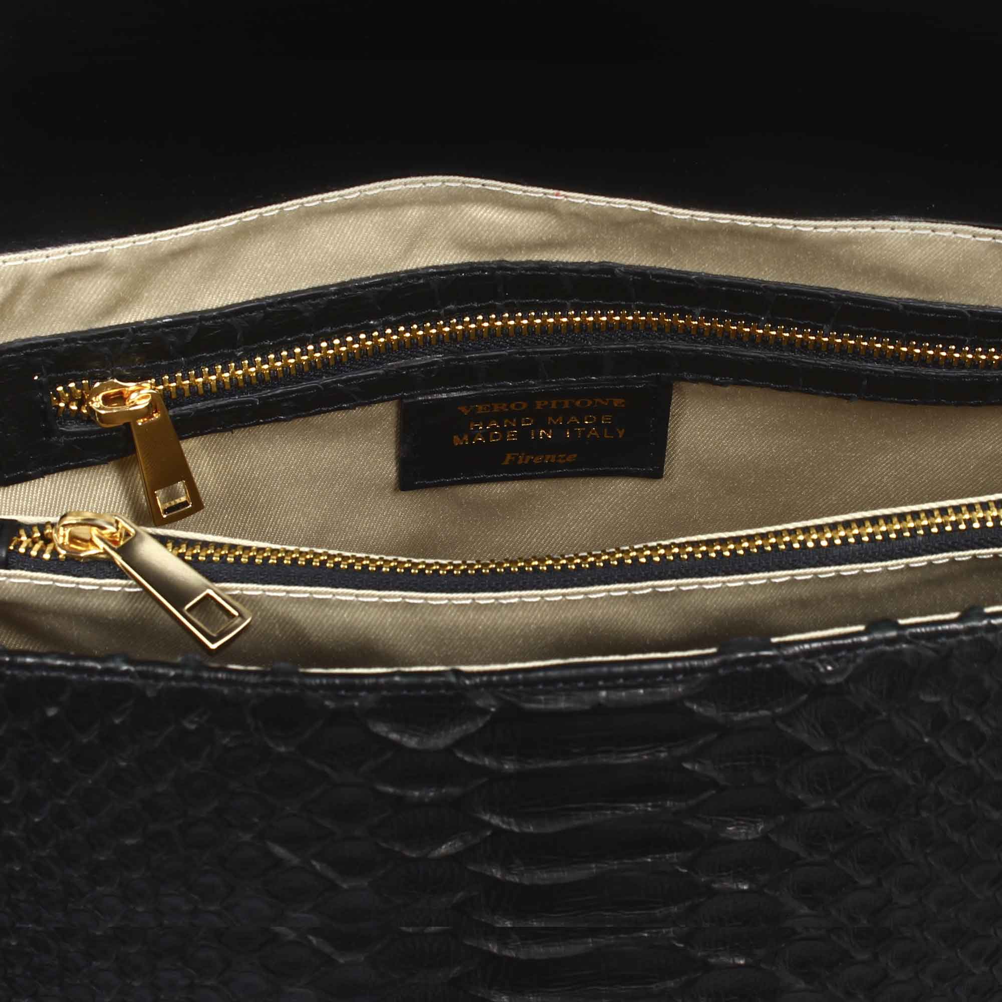Women's shoulder bag in black fine leather