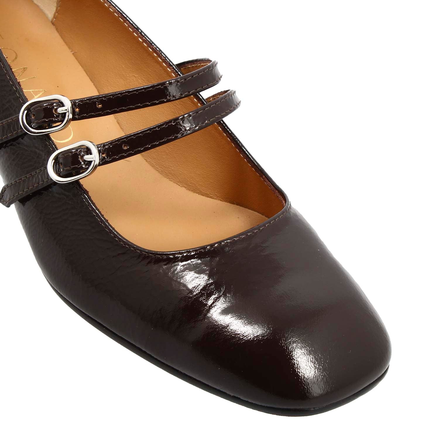 Mary Jane décolleté in brown crumpled shiny leather