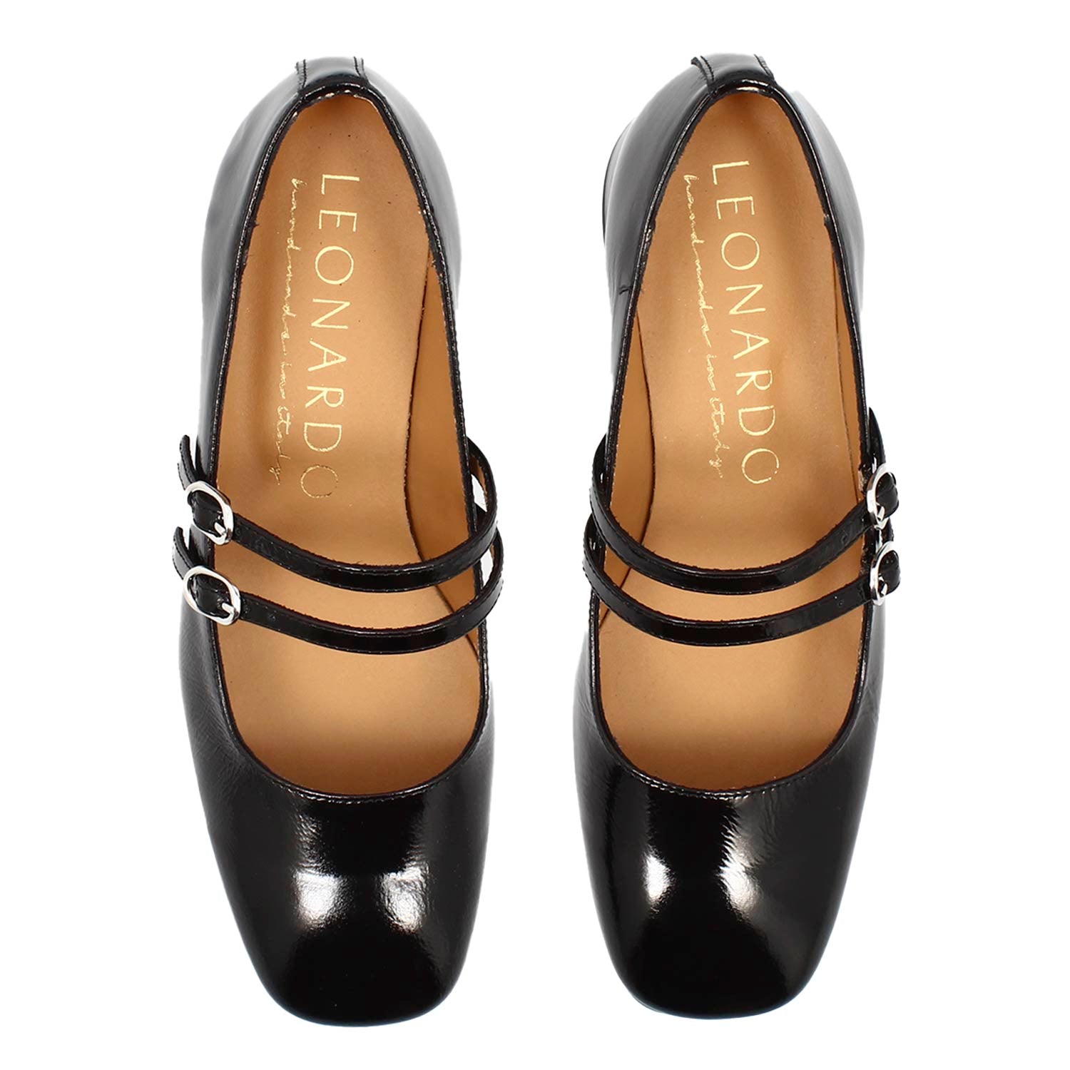 Mary Jane pumps in black wrinkled shiny leather