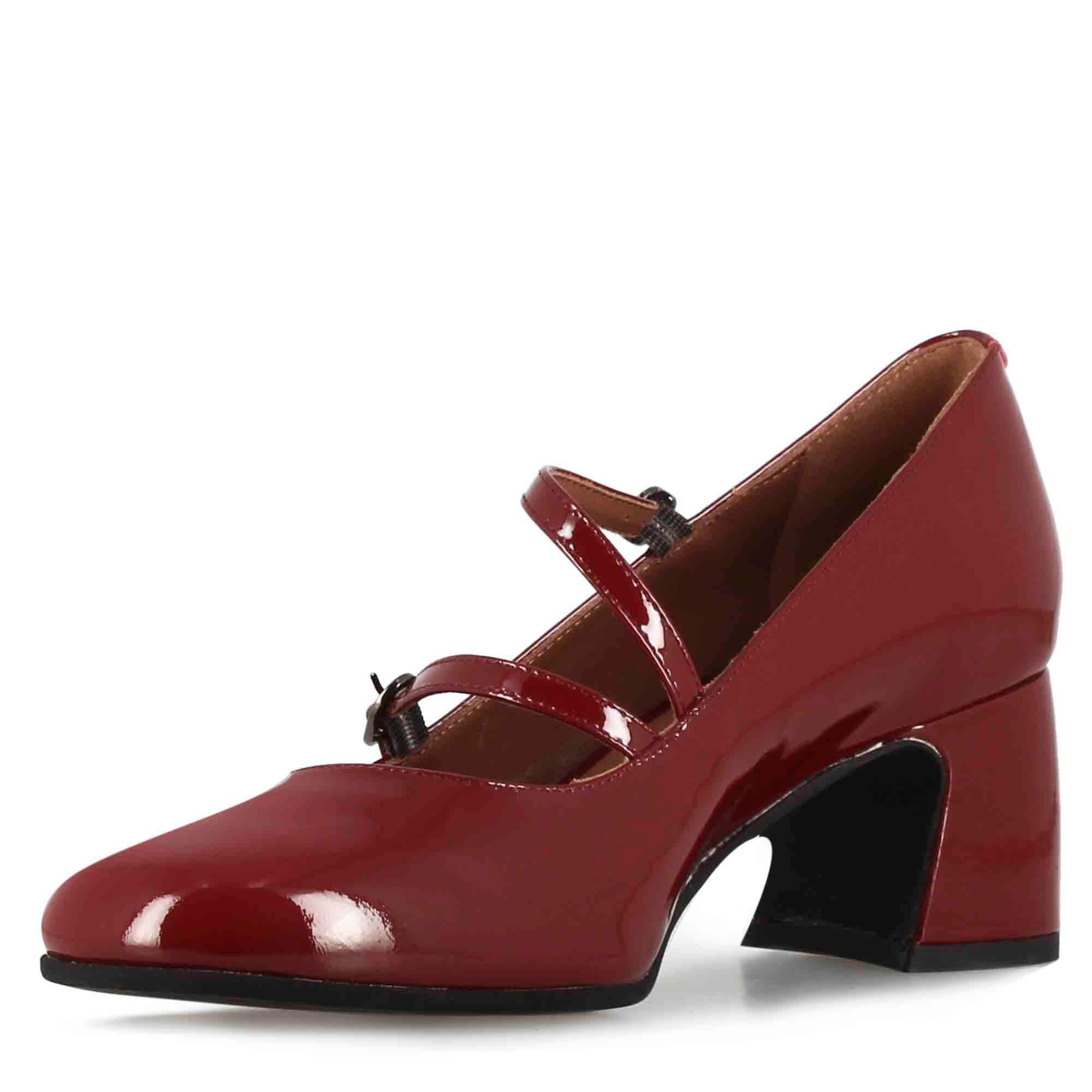 Mary Jane décolleté in burgundy patent leather with double strap