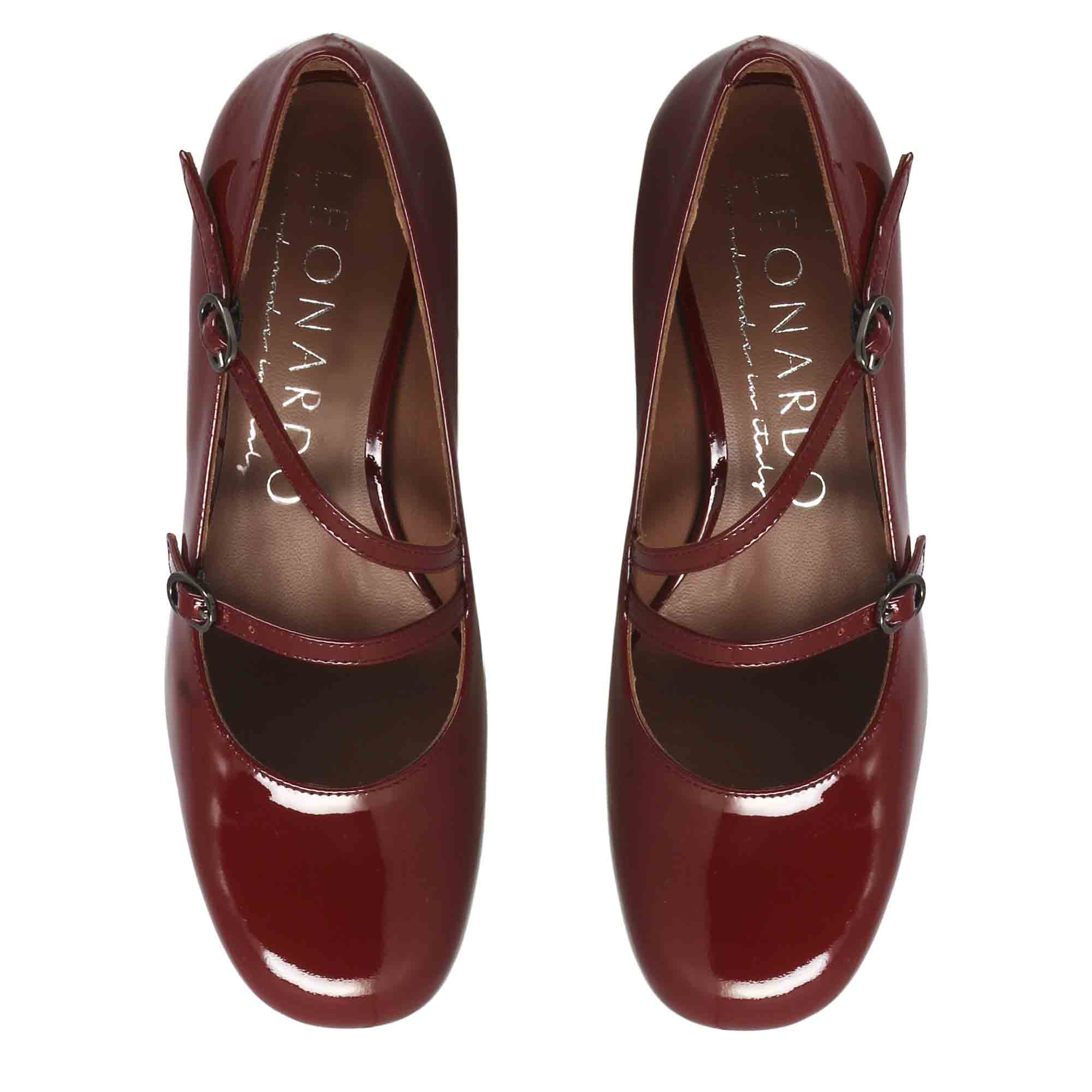 Mary Jane décolleté in burgundy patent leather with double strap