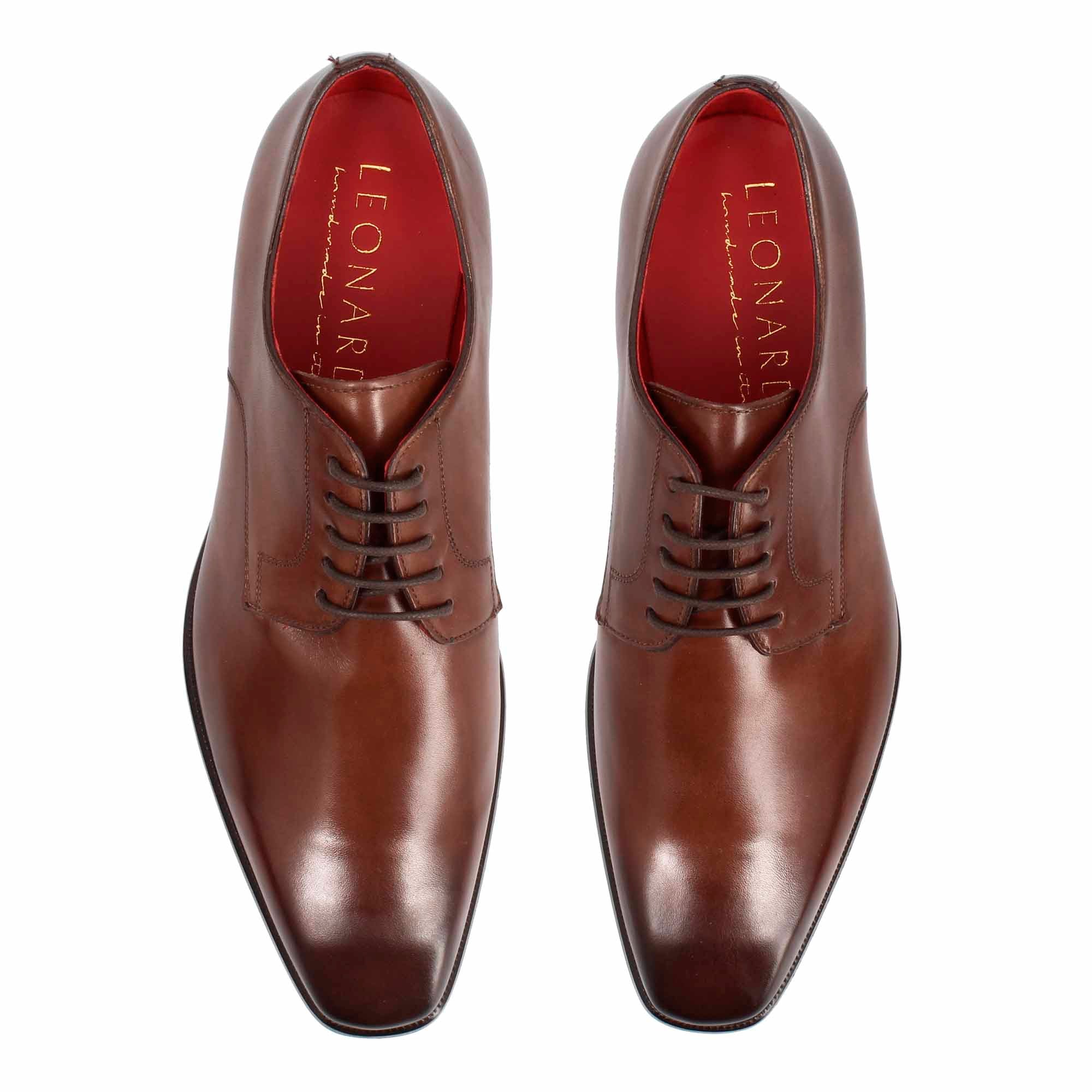 Men's derby in dark brown leather with square toe with design