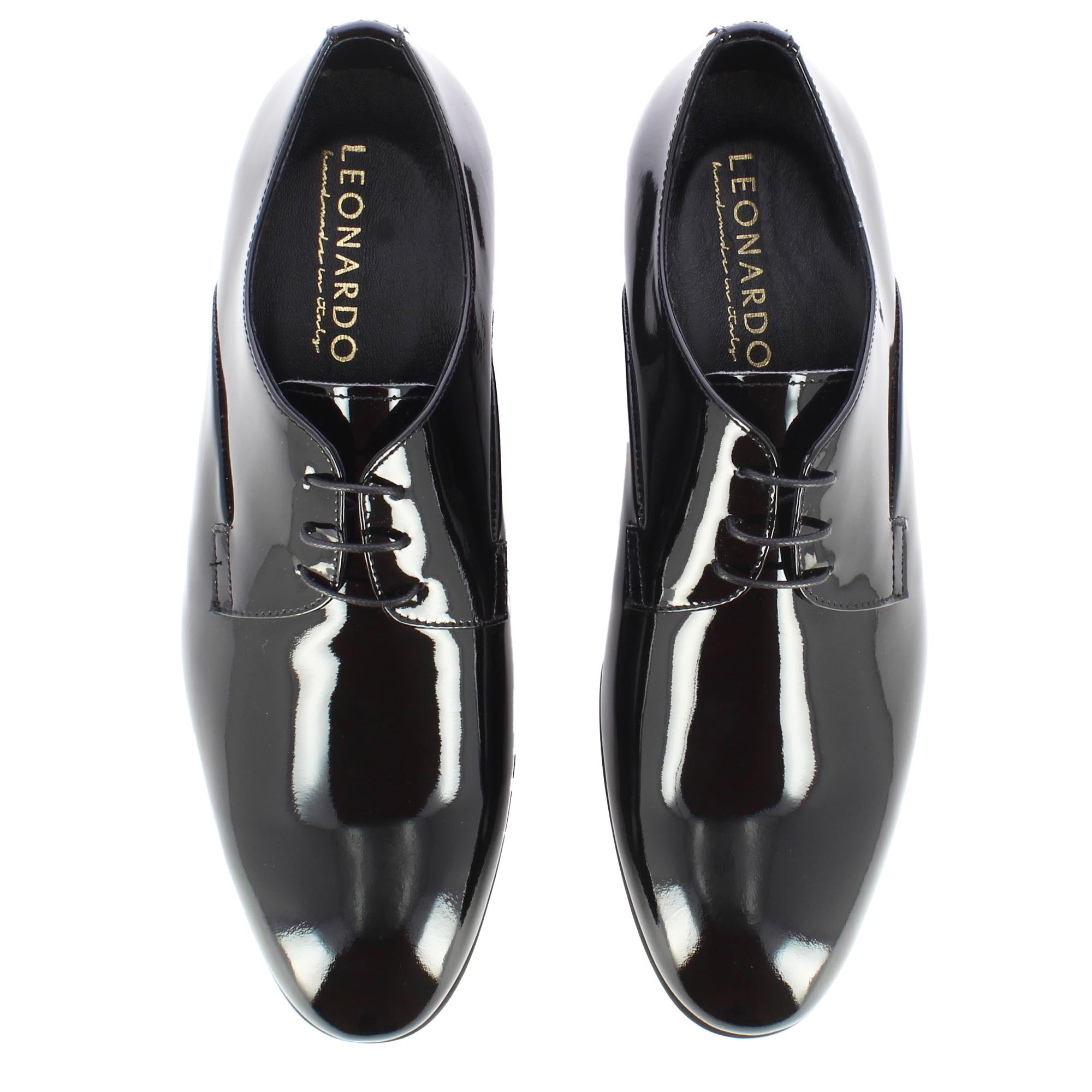 Elegant men's derby in shiny black leather