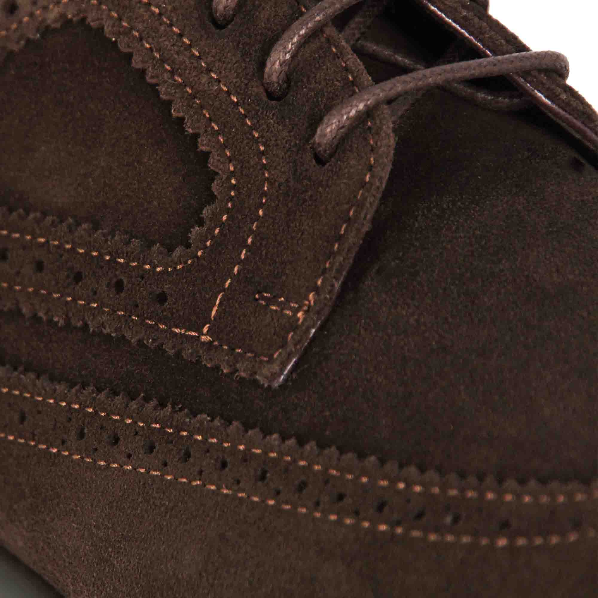 Derby élégant en daim marron foncé pour hommes