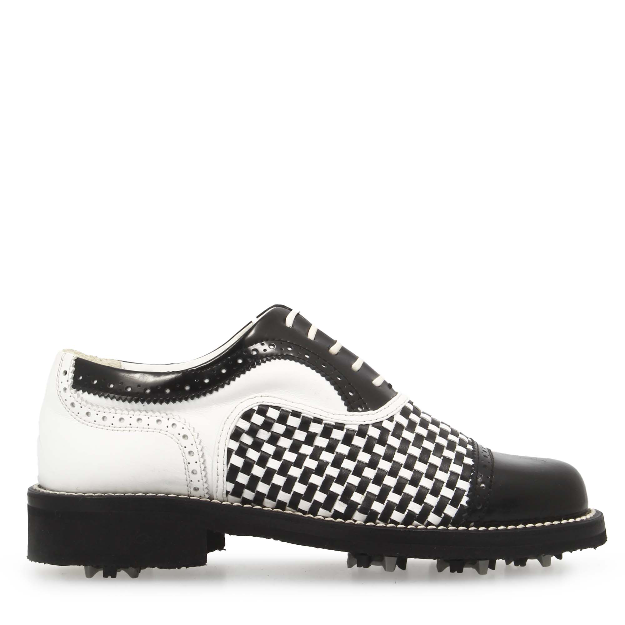 Handgefertigte Golfschuhe aus gewebtem Leder in Schwarz und Weiß