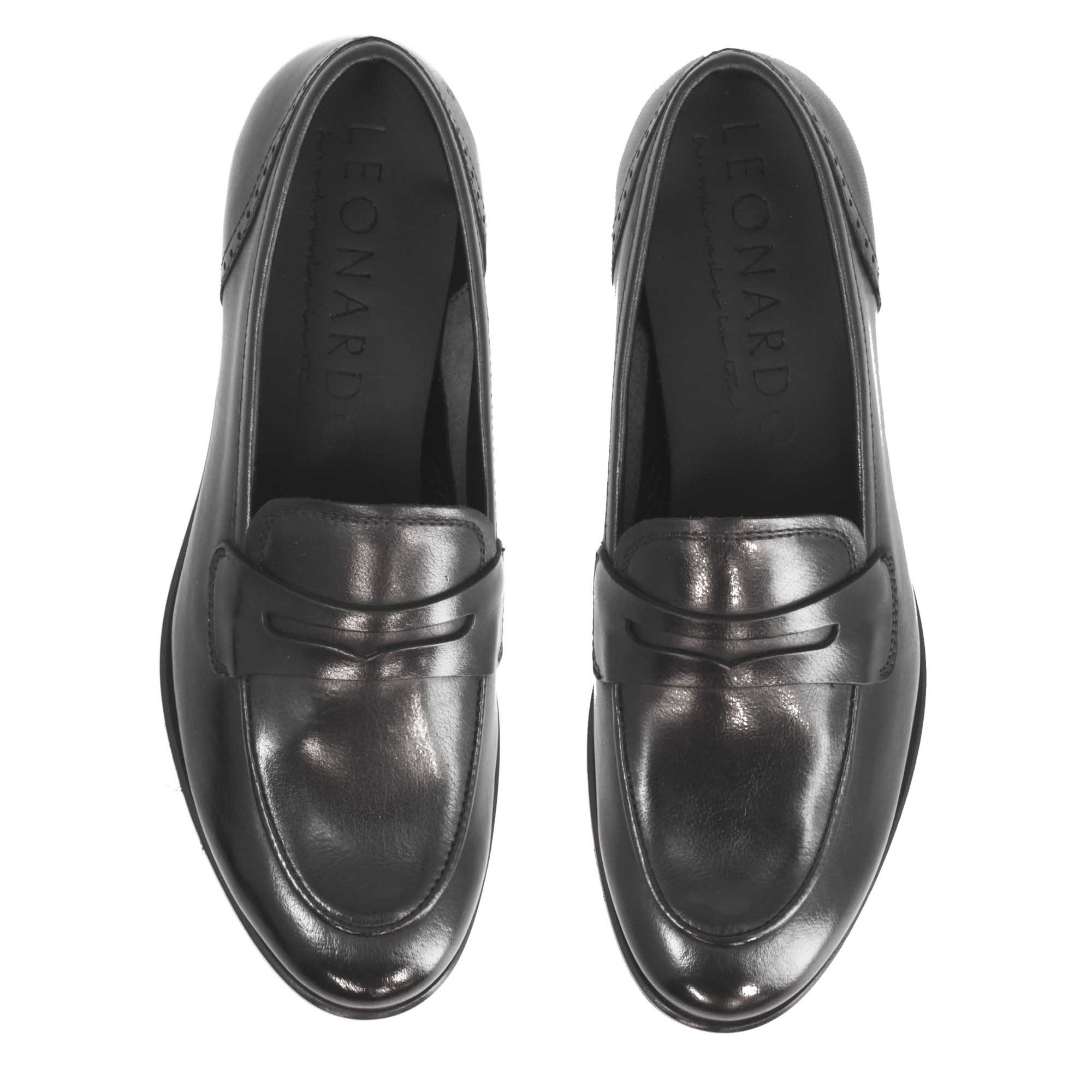 Mocassins pour femmes faits à la main en cuir noir