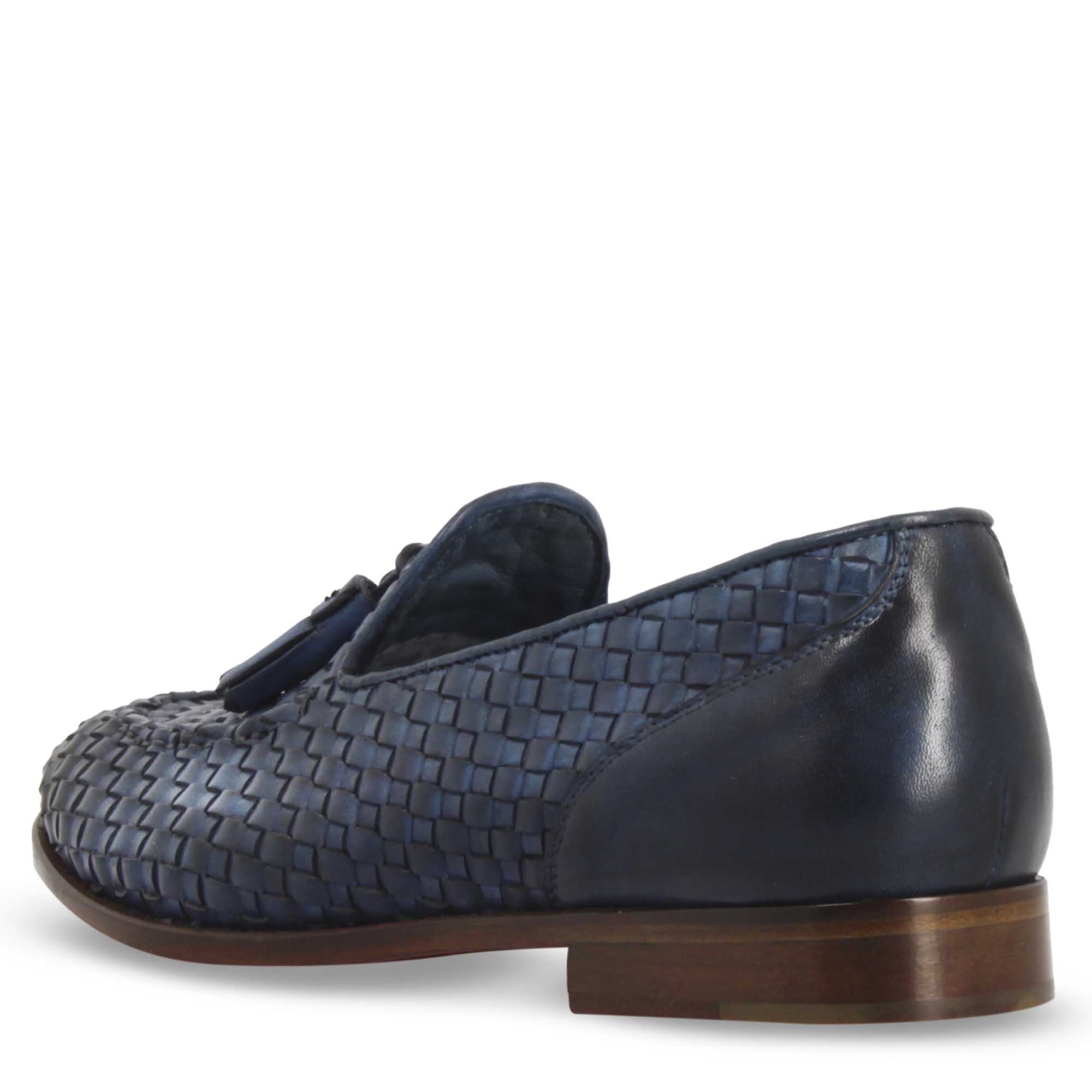 Mocassins pour femme faits main en cuir tressé bleu avec pompons