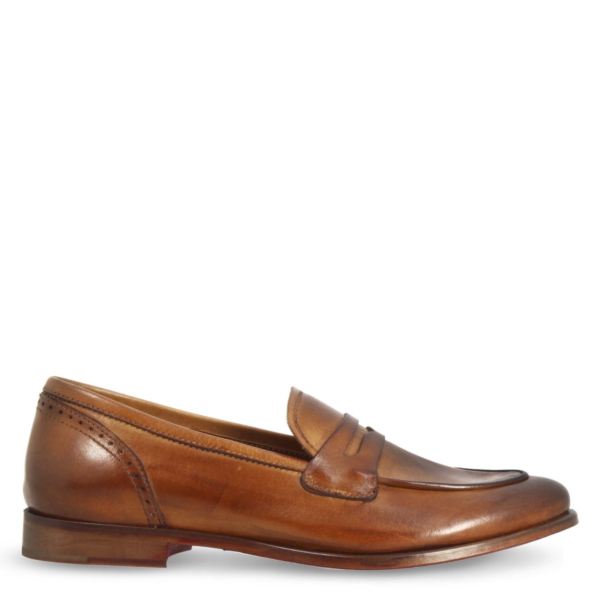 Mocassins pour femmes en cuir marron faits à la main