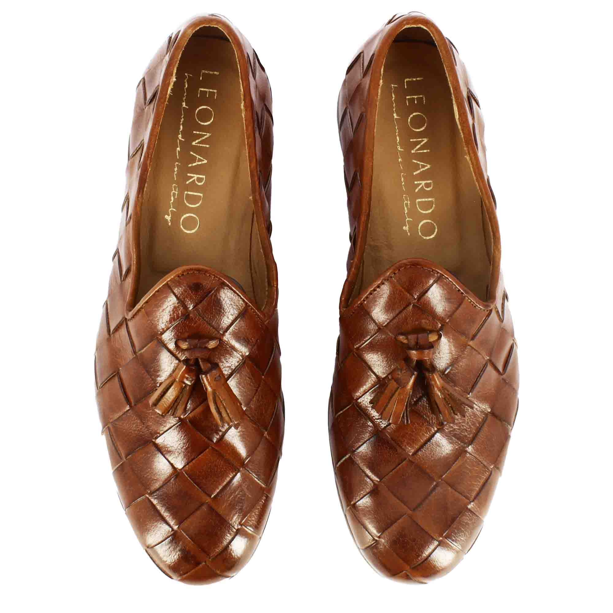 Mocassins pour hommes à pompons en cuir tressé marron clair