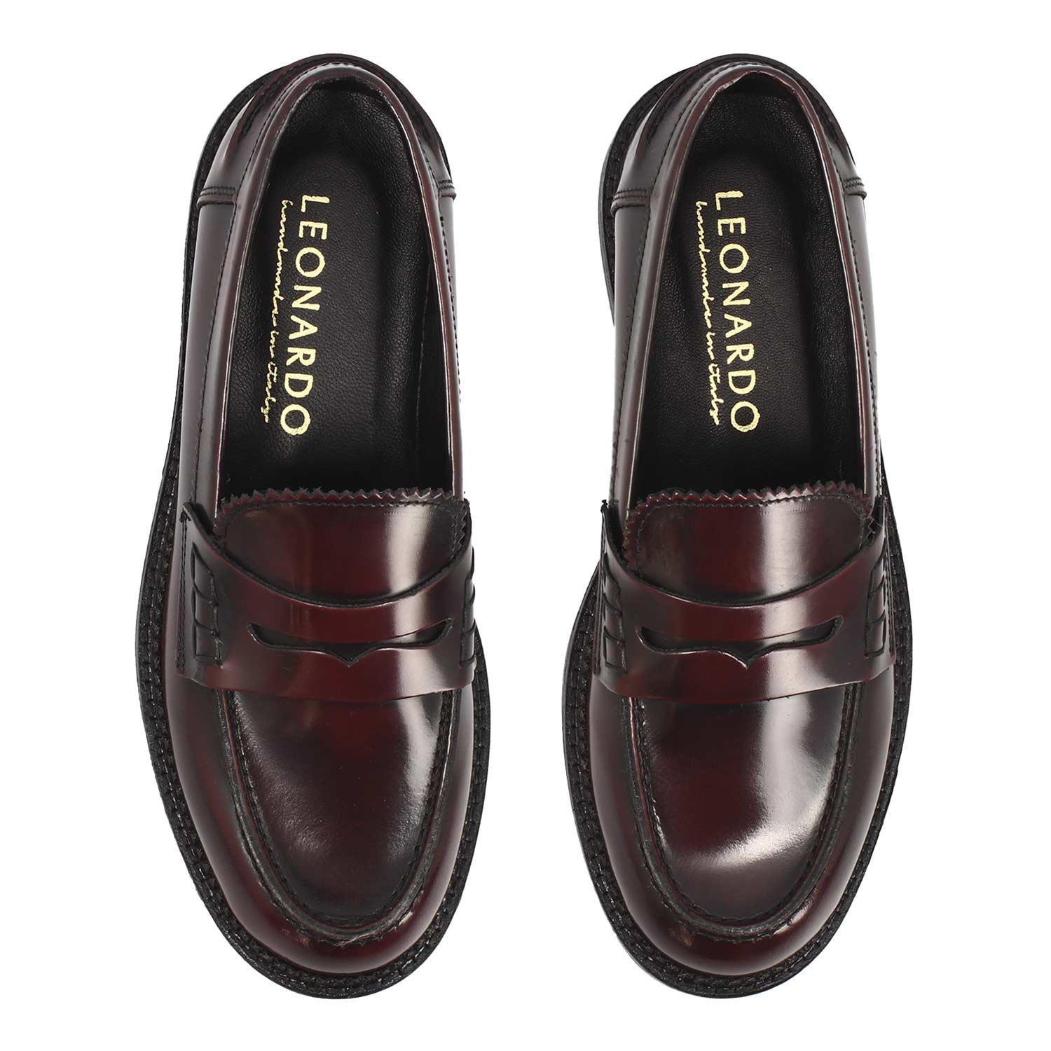 Women's moccasin with sturdy sole in burgundy brushed leather