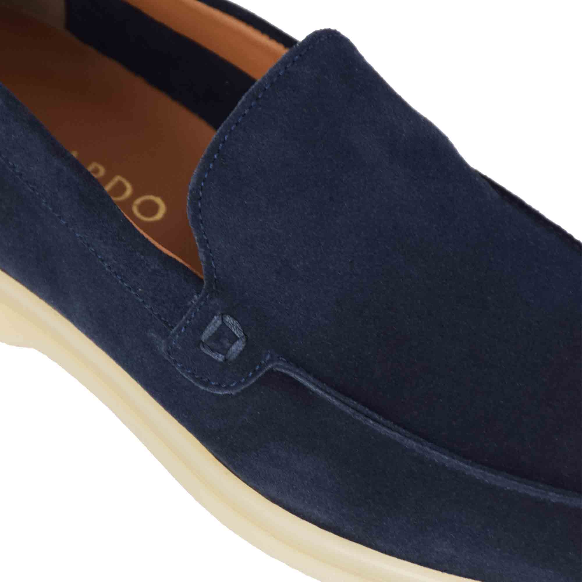 Casual men's moccasin in blue suede