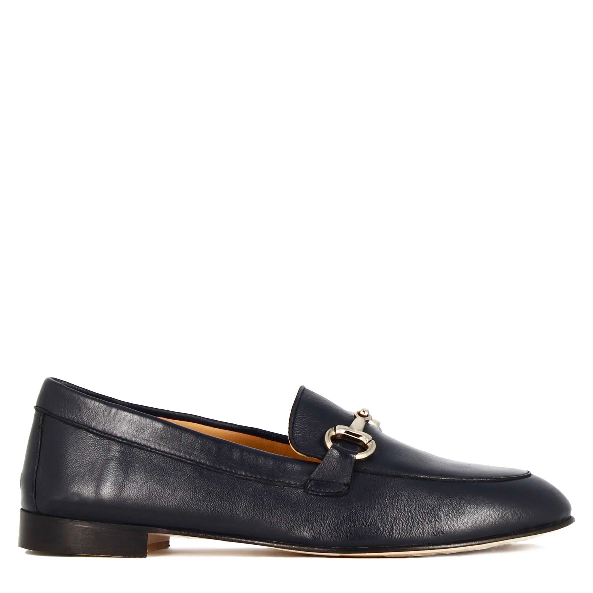 Classic women's moccasin with horsebit in dark blue leather