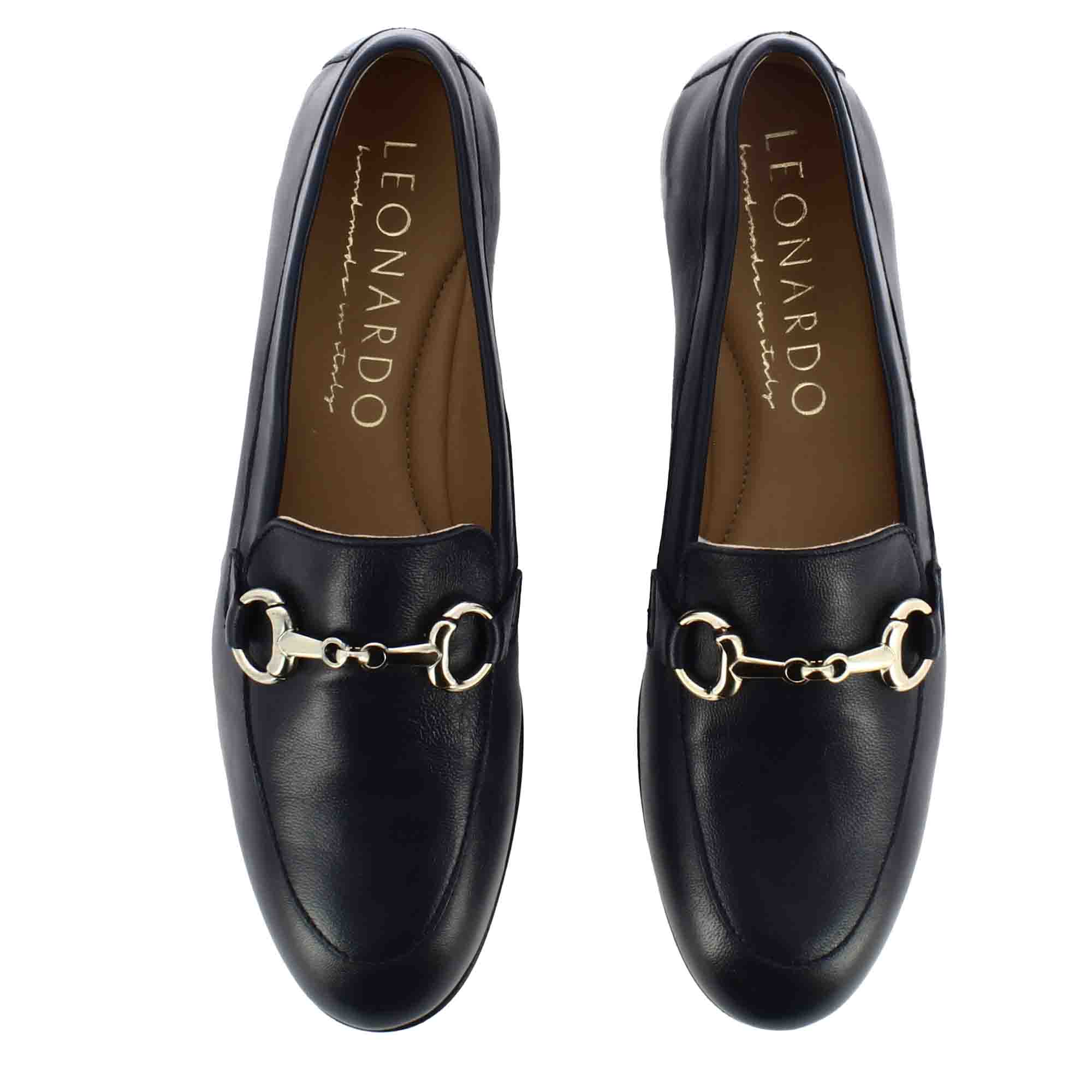 Classic women's moccasin with horsebit in dark blue leather