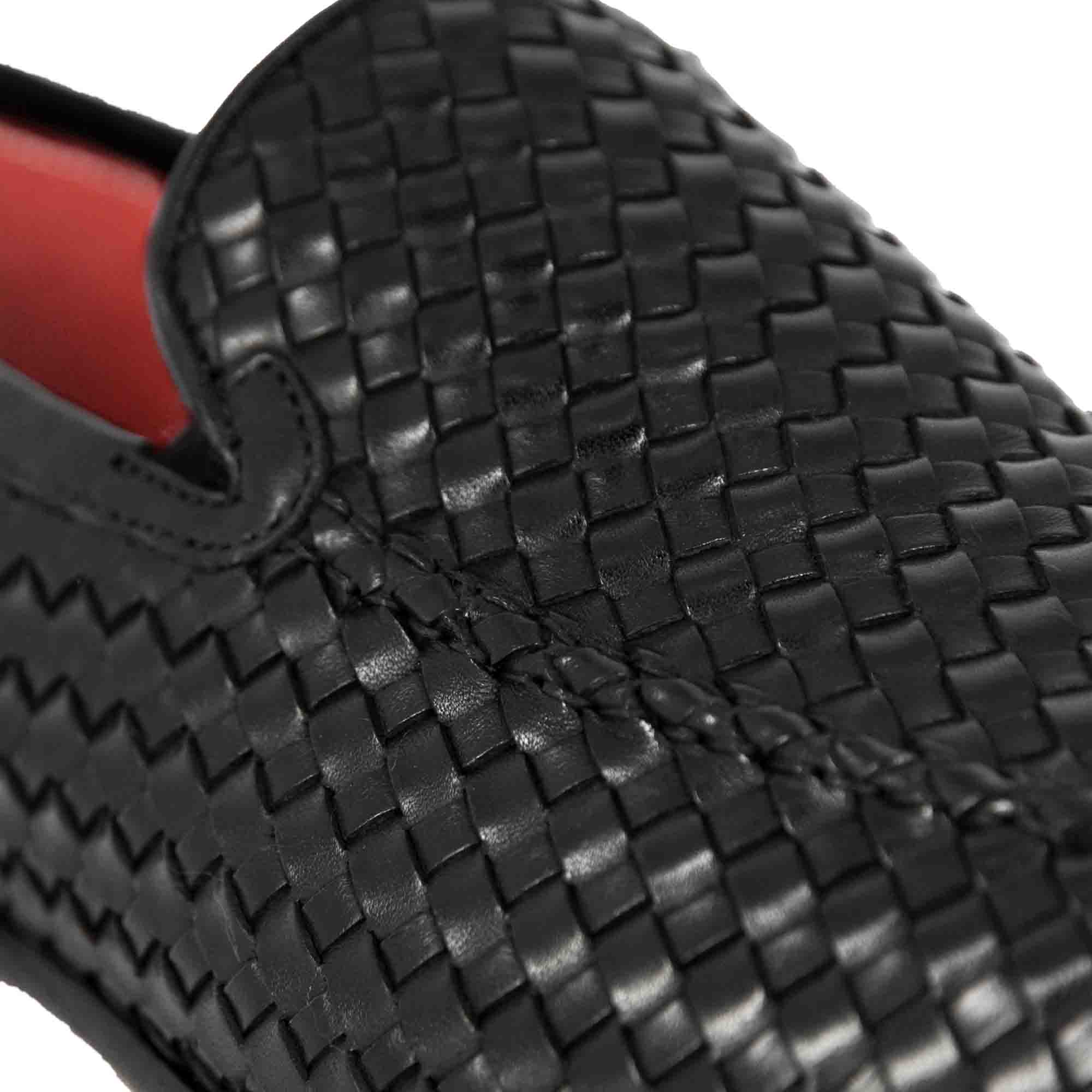 Classic men's moccasin in black woven leather