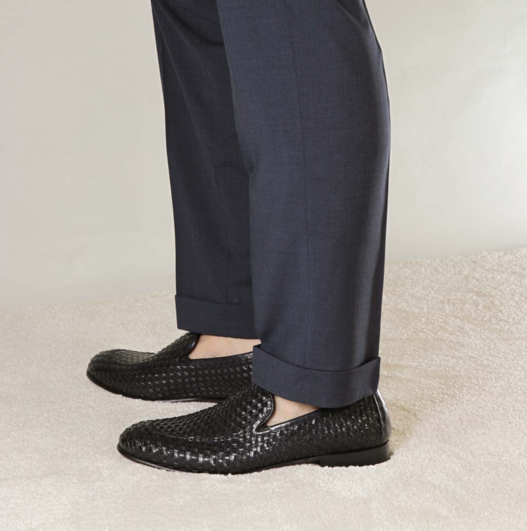 Classic men's moccasin in black woven leather