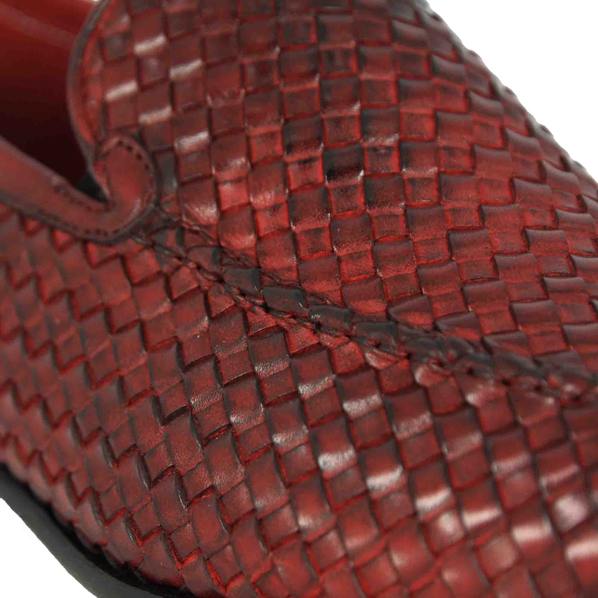 Classic men's moccasin in red woven leather