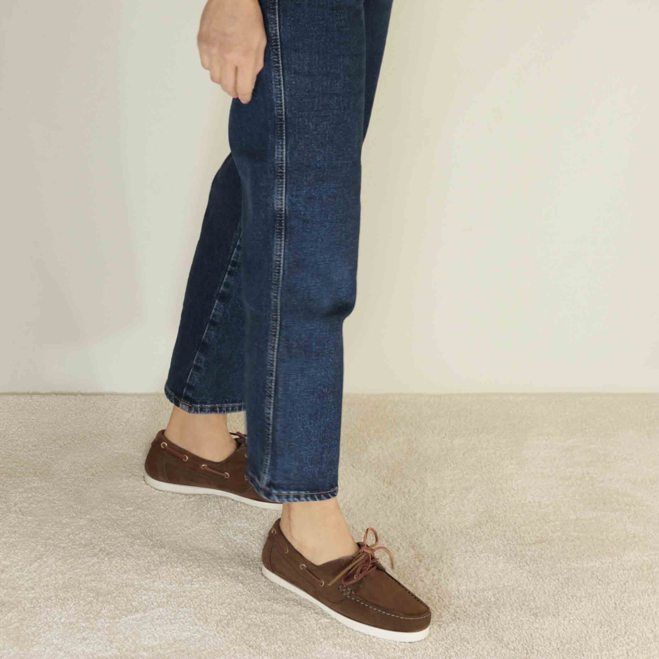 Mocassin bateau pour femme en daim marron