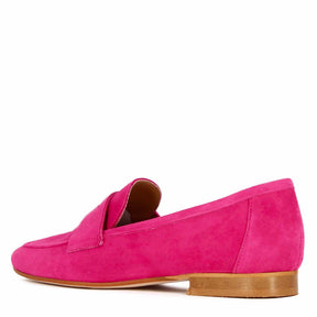 Classic women's moccasin in pink suede