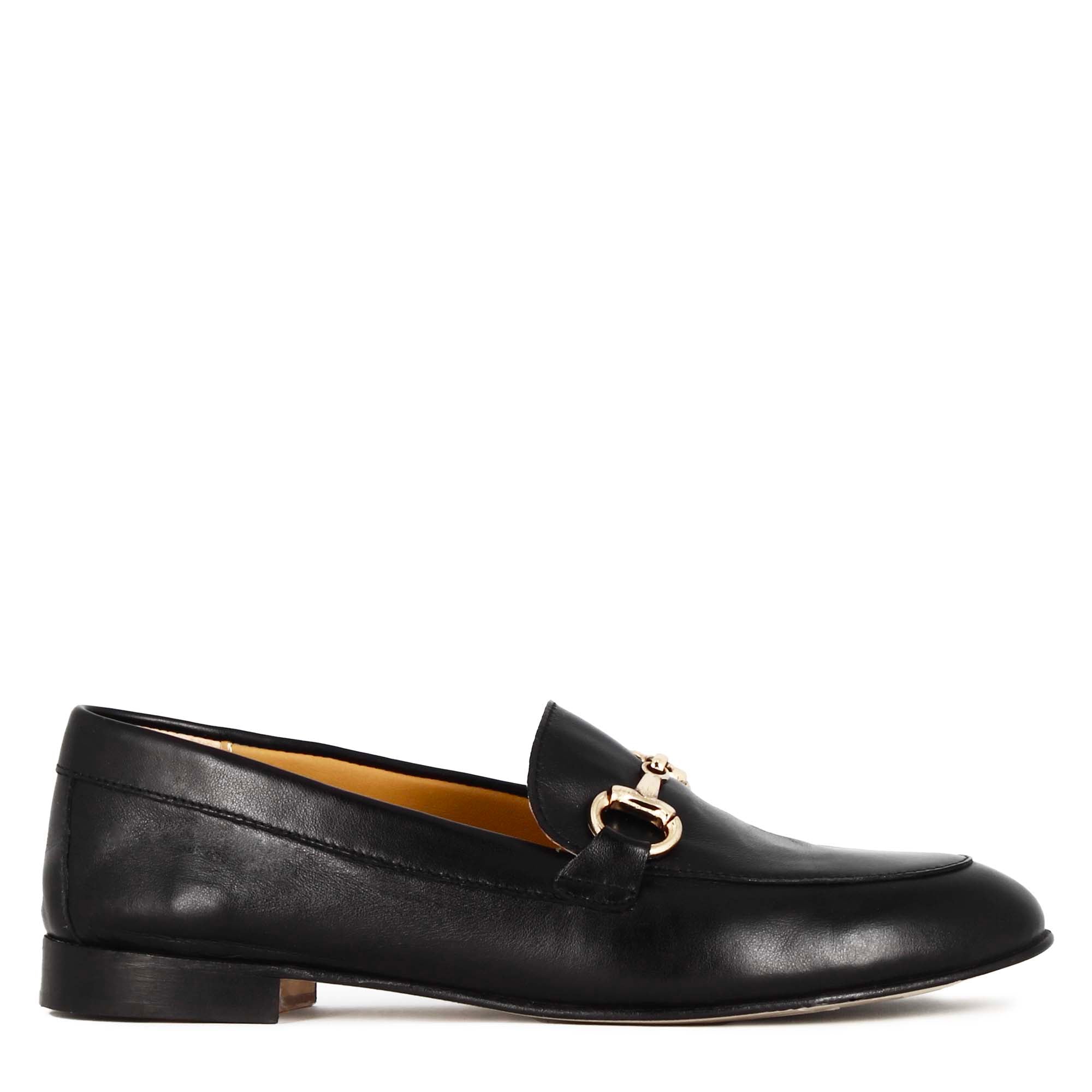 Classic women's moccasin with black leather clamp