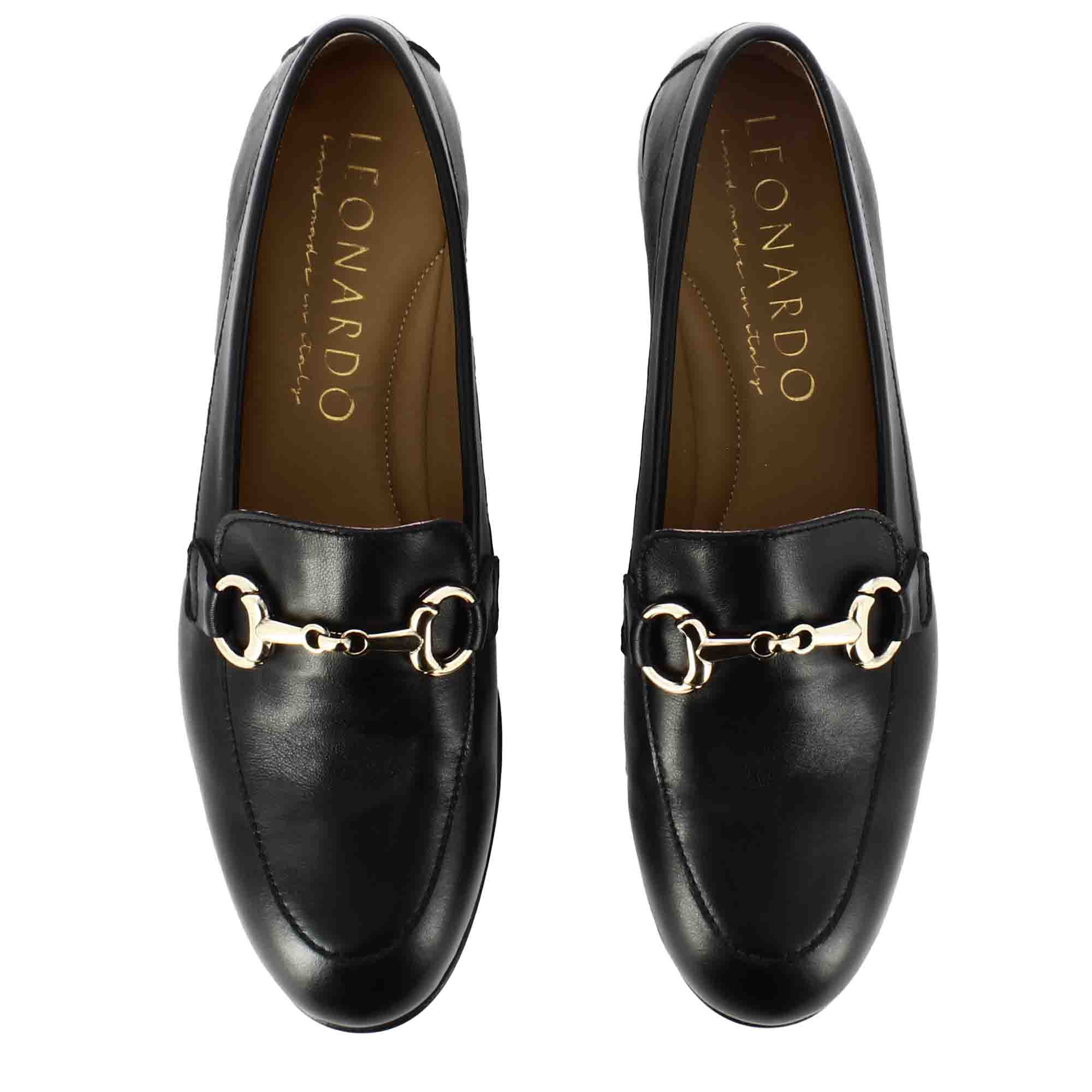 Classic women's moccasin with black leather clamp