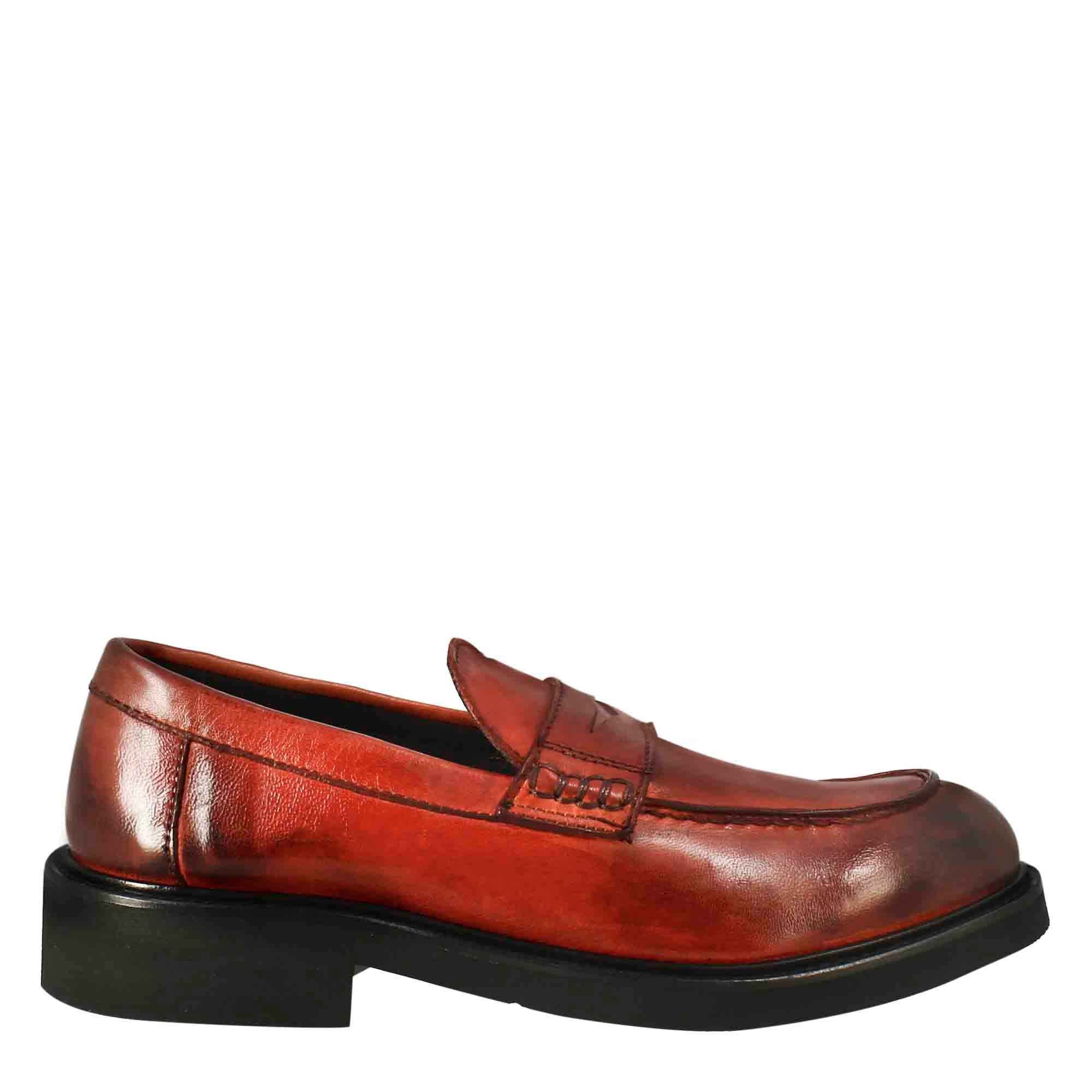 Paupa women's moccasin in red washed leather