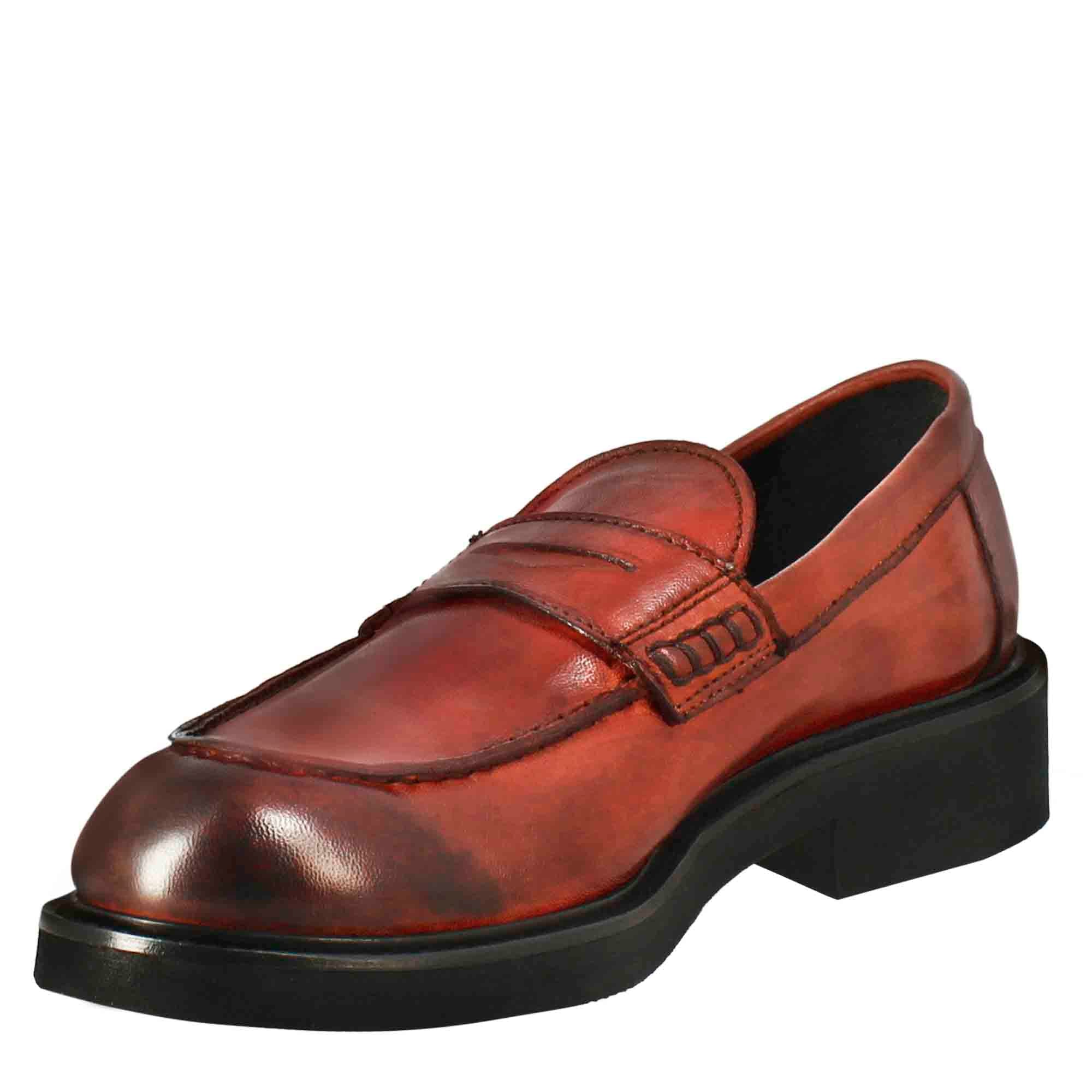 Paupa women's moccasin in red washed leather