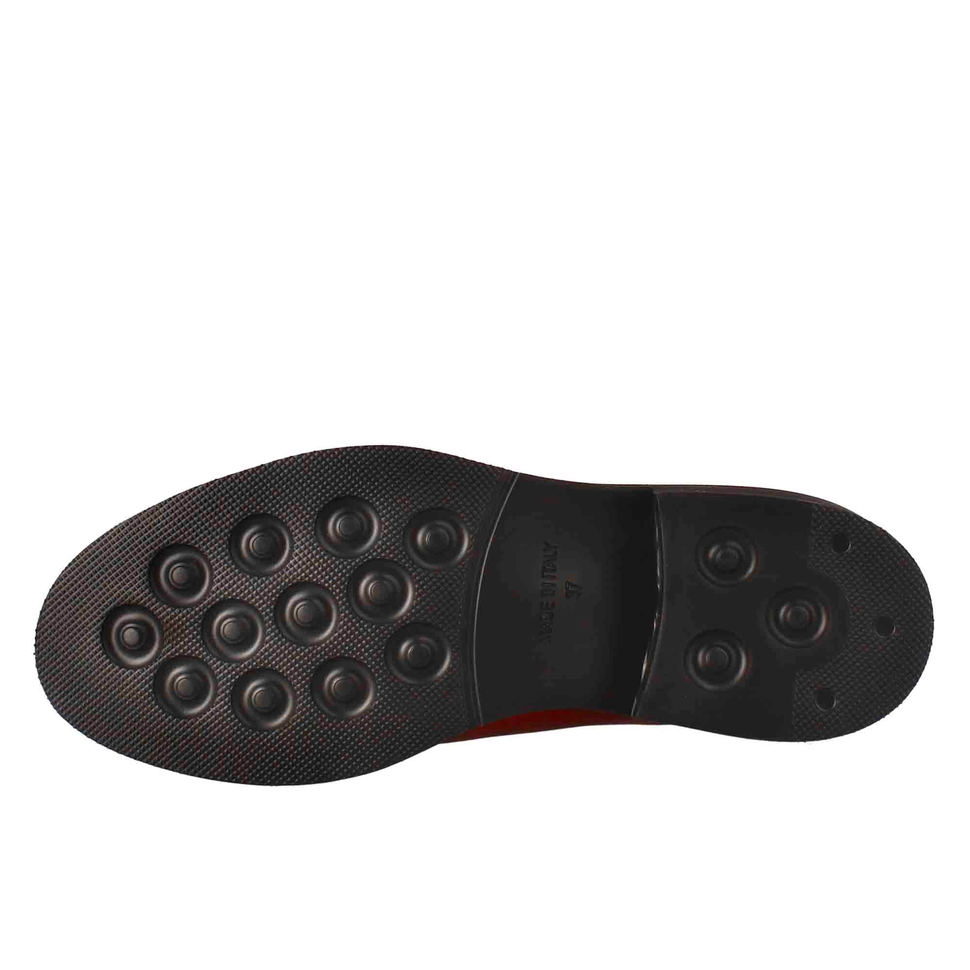 Paupa women's moccasin in red washed leather